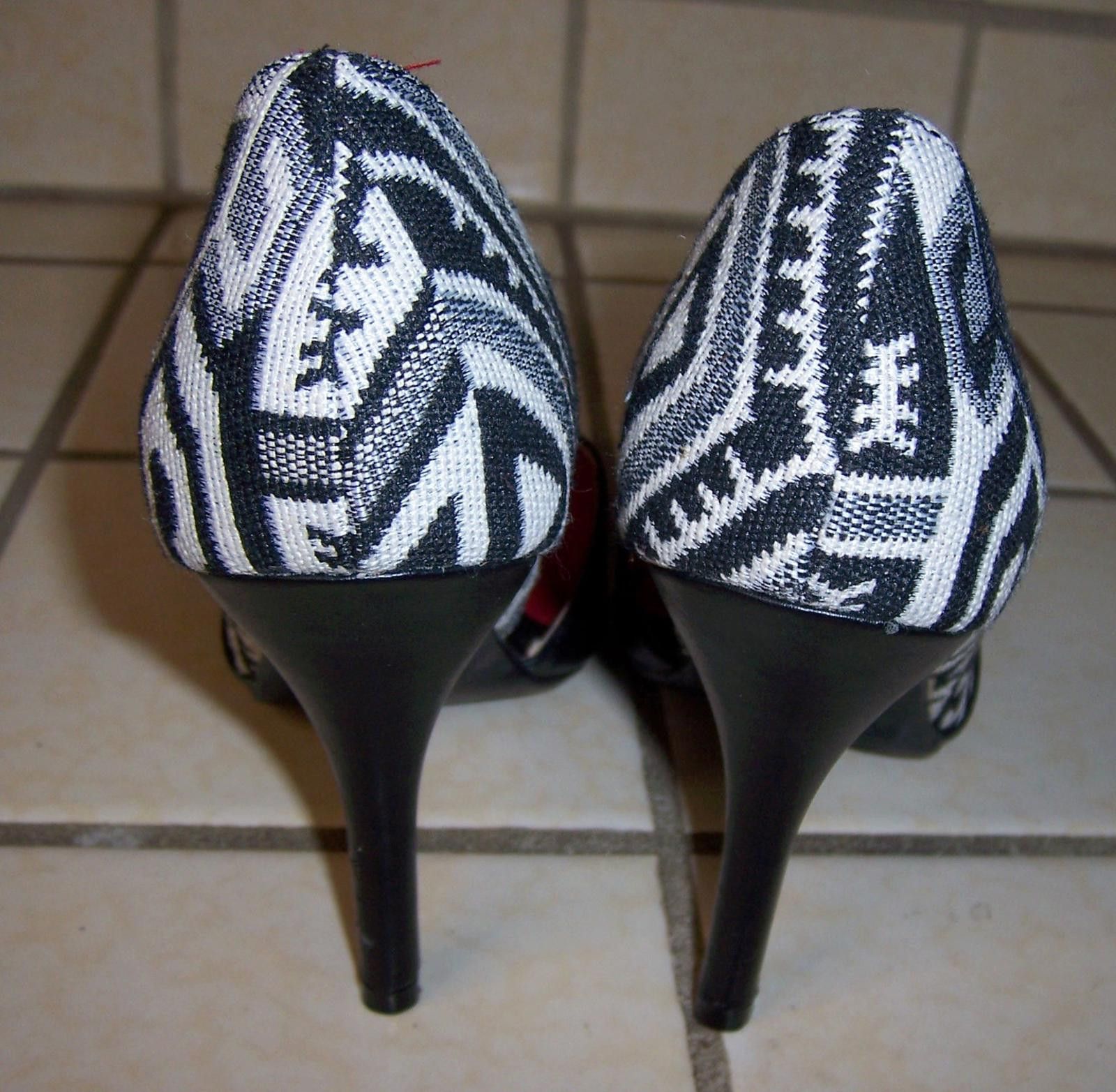 Chinese Laundry Chinese Laundry Sparks Fly Tribal Print Heels - Size 7 Size US 7 / IT 37 - 4 Thumbnail