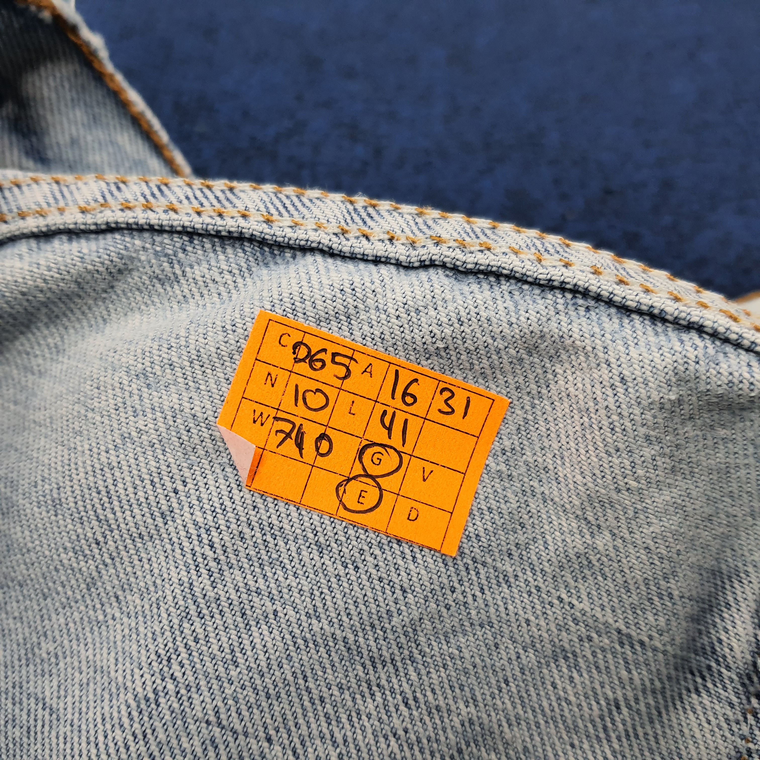 Levi's Vintage Levis 560 Red Tab Loose Fit Tapered Denim C265N10 Size US 33 - 11 Thumbnail