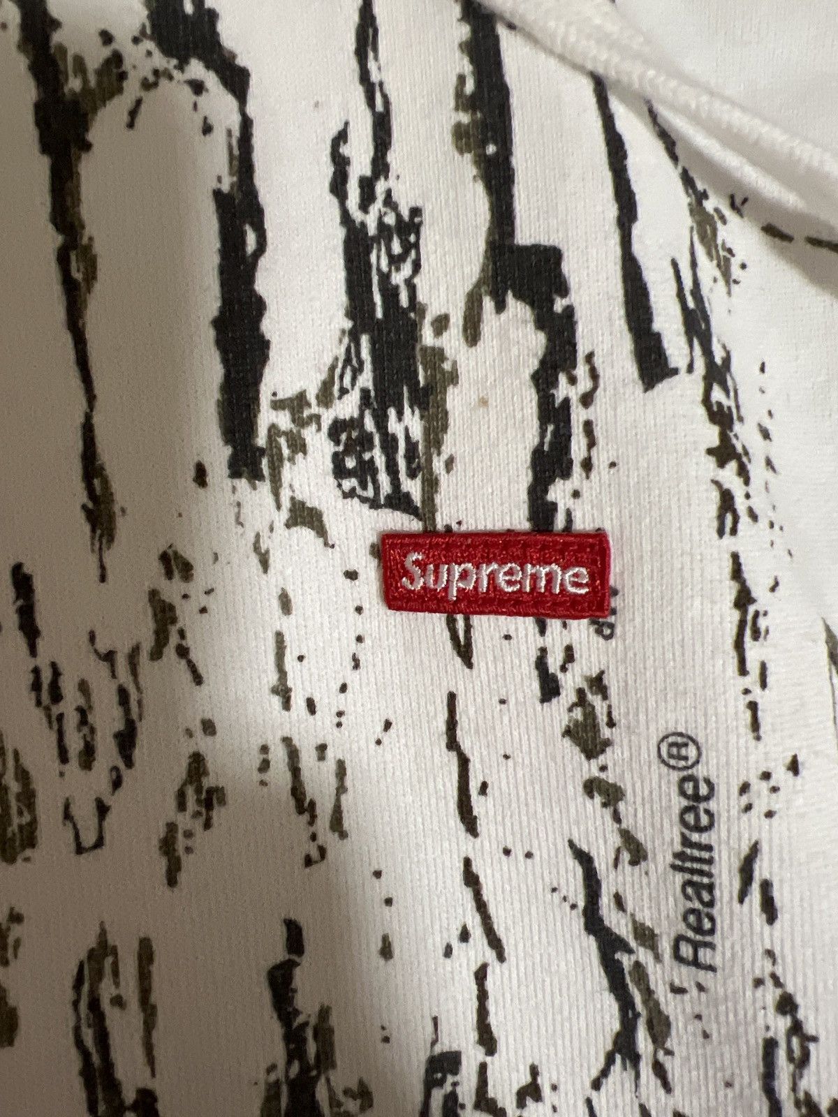 Supreme Supreme White Realtree Camo Hoodie Size US L / EU 52-54 / 3 - 5 Thumbnail