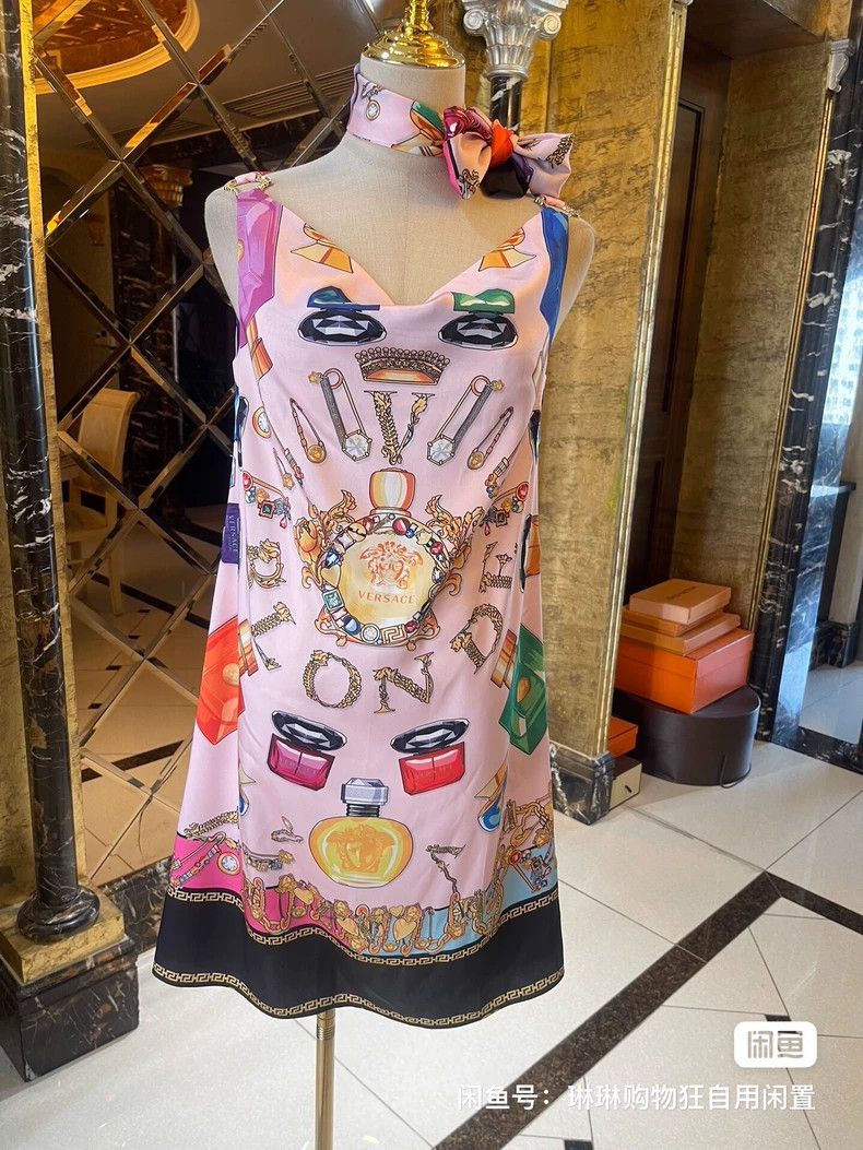 Versace Versace Perfume jewelry Medusa logo dress Size M / US 6-8 / IT 42-44 - 4 Thumbnail