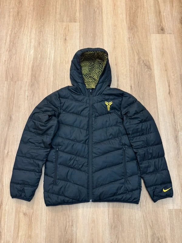 Nike Kobe Bryant Down Puffer Jacket size L Black Yellow