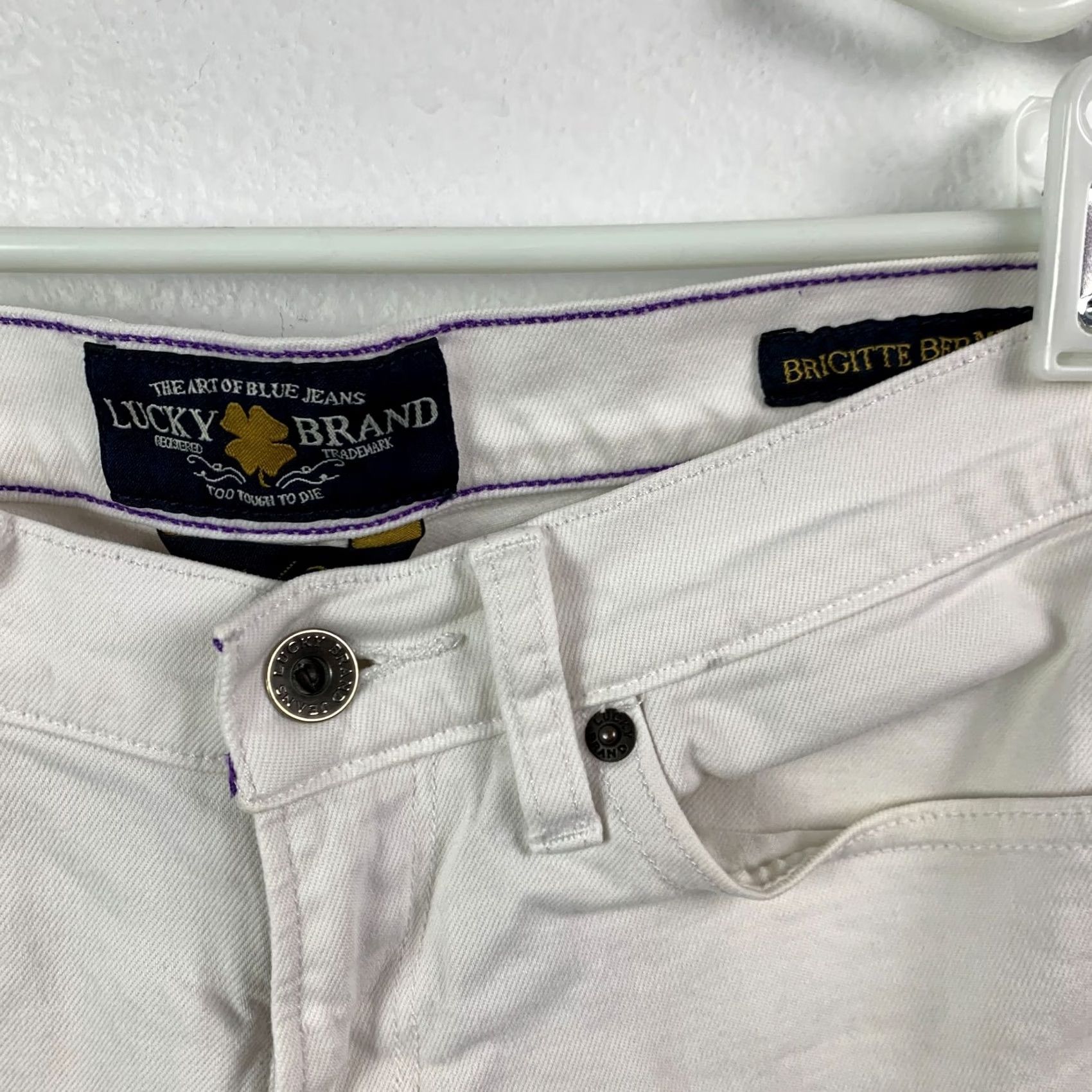 Lucky Brand Lucky Brand White Brigitte Bermuda Shorts 4/27 Women Shorts 29in Waist 12in Inseam White Cotton Spandex Pockets 70s Pedal Pusher Casual Size 27" / US 4 / IT 40 - 3 Thumbnail