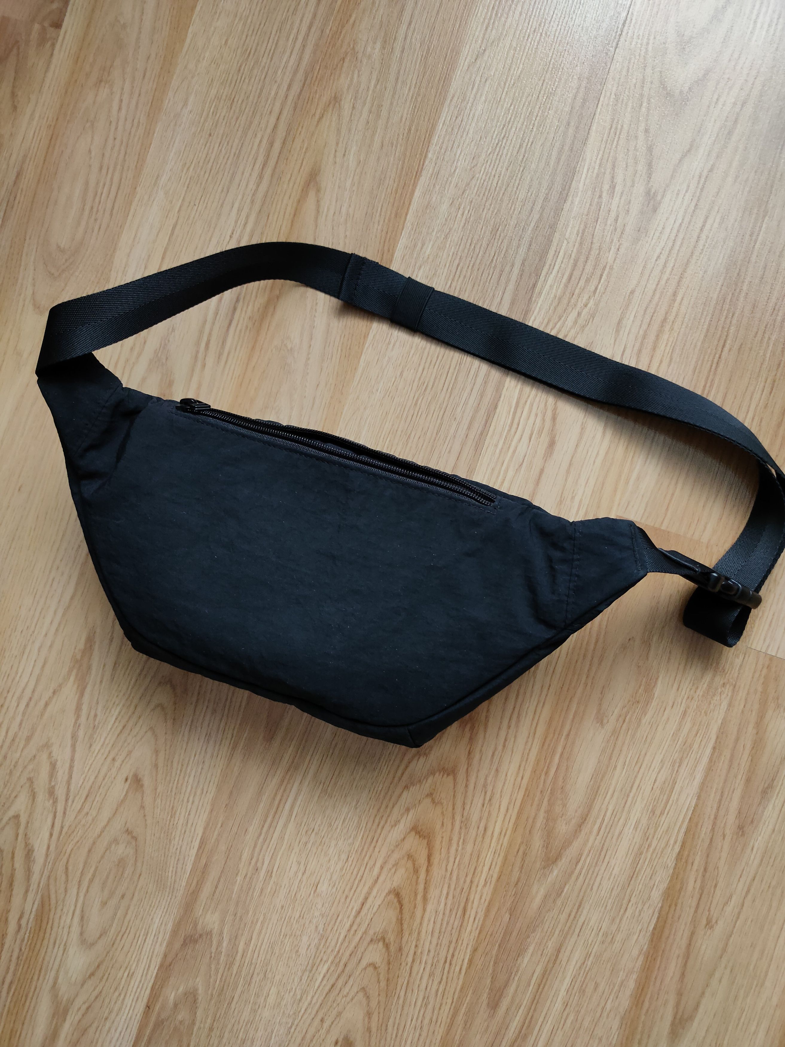 Uniqlo Uniqlo banana bag messenger shoulder bag Size ONE SIZE - 2 Thumbnail