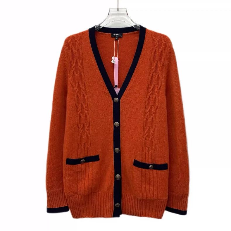 Chanel Chanel Red cashmere V-neck single-breasted long-sleeved kni Size XXS / US 00 / IT 34 - 1 Thumbnail