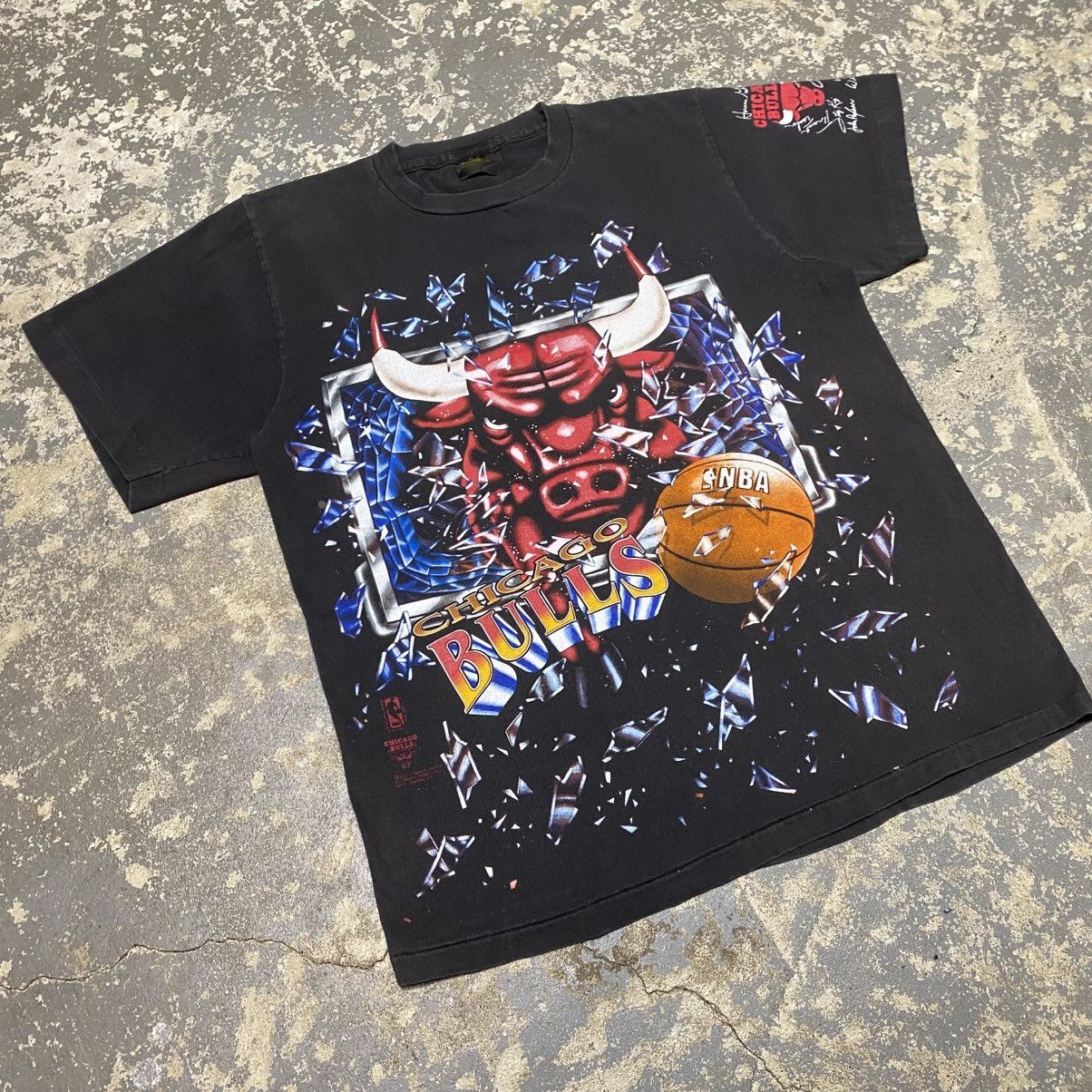 NBA × Vintage Vintage Chicago Bulls Shattered Backboard 1992 NBA Tshirt Size US L / EU 52-54 / 3 - 10 Thumbnail