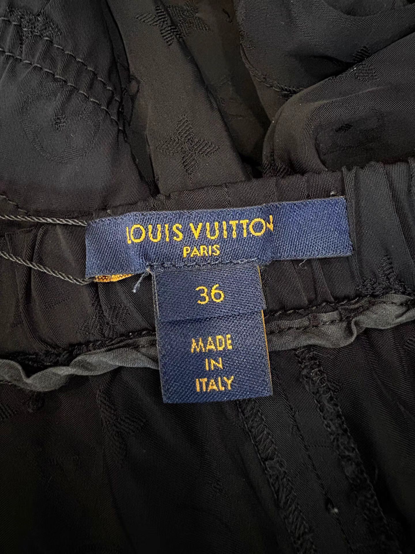 Louis Vuitton LOUIS VUITTON Monogram Embossed All-Logo Pants Size US 36 / EU 52 - 4 Thumbnail