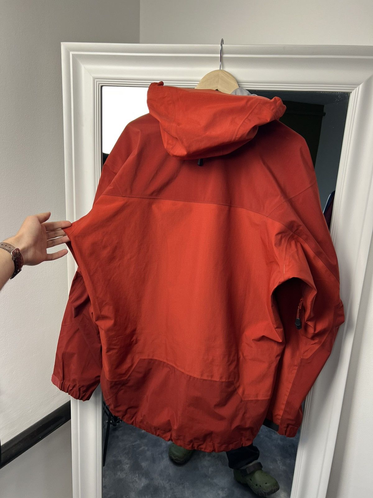 Arc'teryx × Vintage Arc’teryx Alpha SV Gore-Tex XCR Jacket Red Size L Canada Size US L / EU 52-54 / 3 - 13 Thumbnail