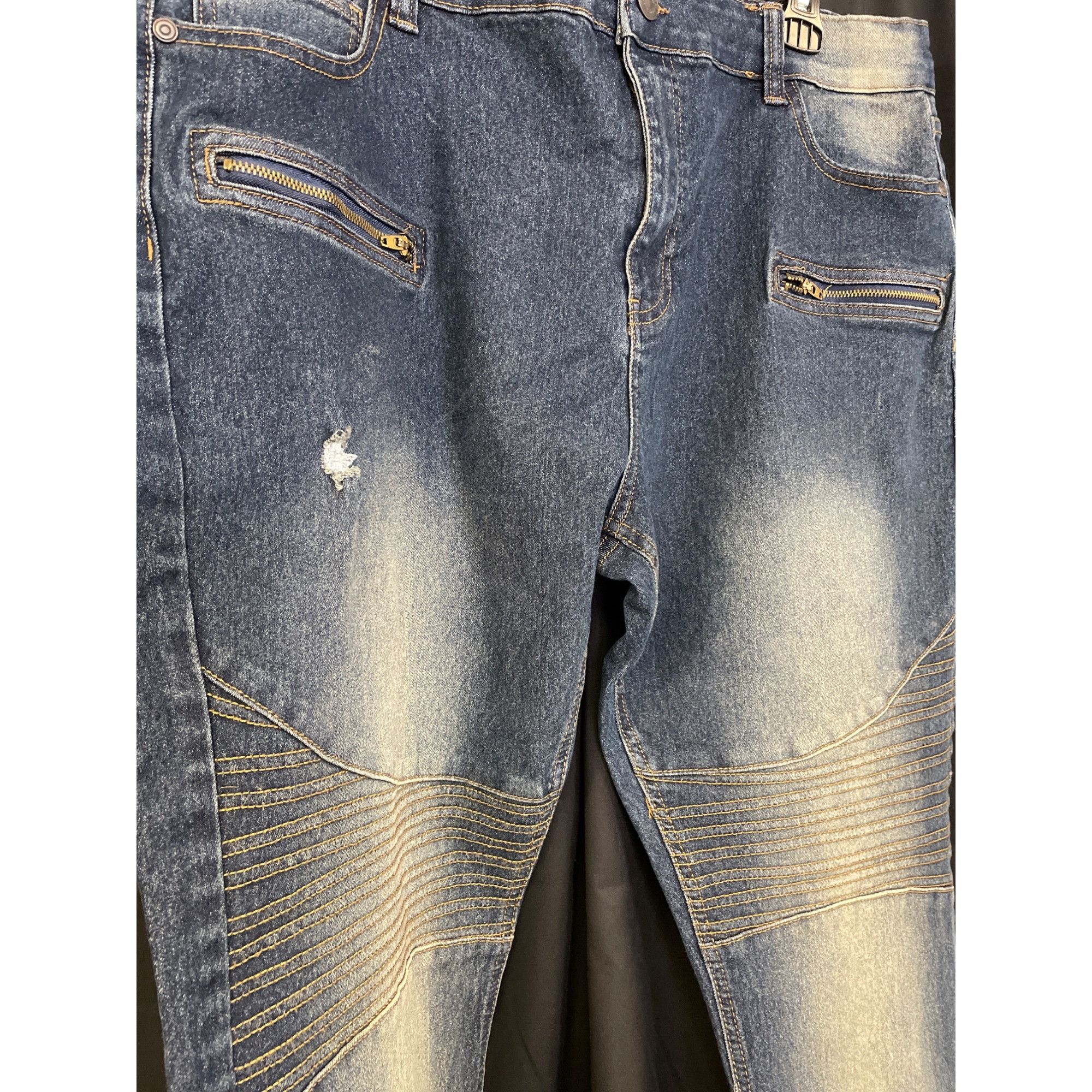 Rocawear Rocawear SKU 496 Mens Blue Distressed Moto Jeans Size 40X30L Size US 37 - 4 Thumbnail