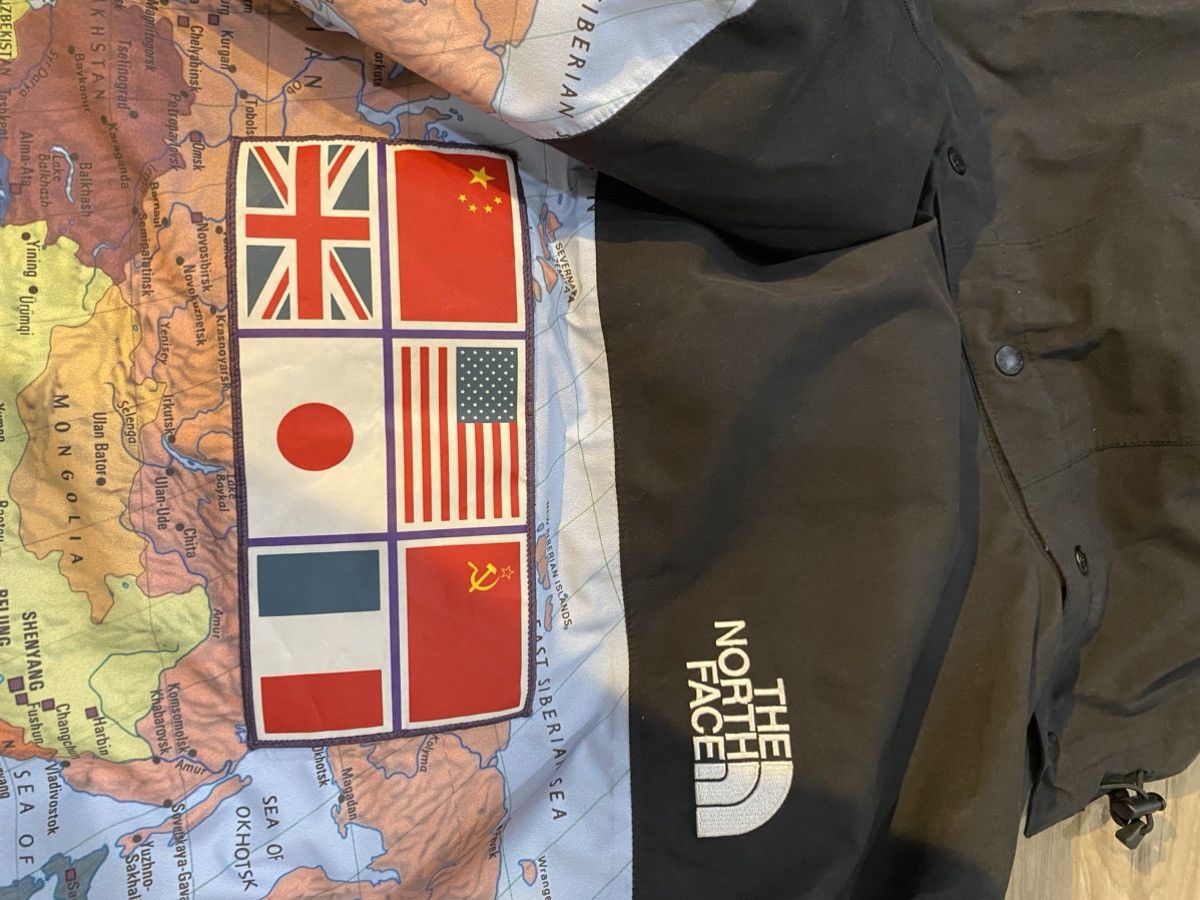 Supreme × The North Face 2014 Supreme x The North Face Atlas World Map Expedition Size US M / EU 48-50 / 2 - 8 Thumbnail