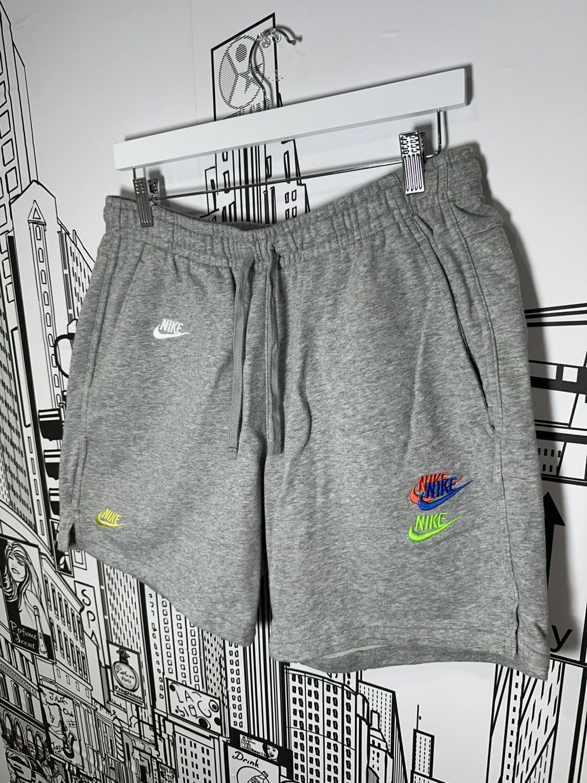Nike Nike Scattered Logos Embroidery Shorts Gray Size L Size US 34 / EU 50 - 2 Thumbnail
