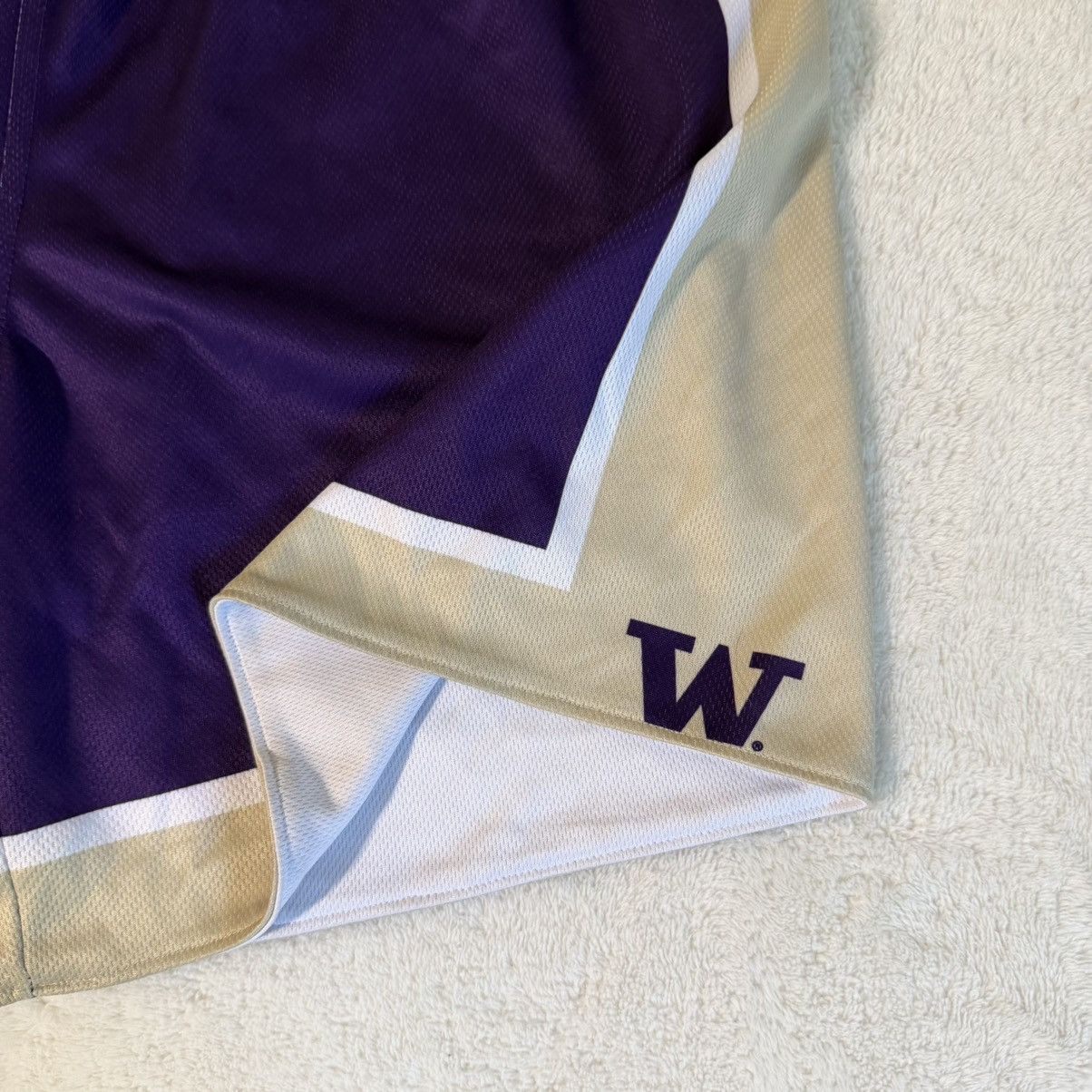 NCAA y2k Washington Huskies Basketball Shorts Size US 34 / EU 50 - 3 Thumbnail