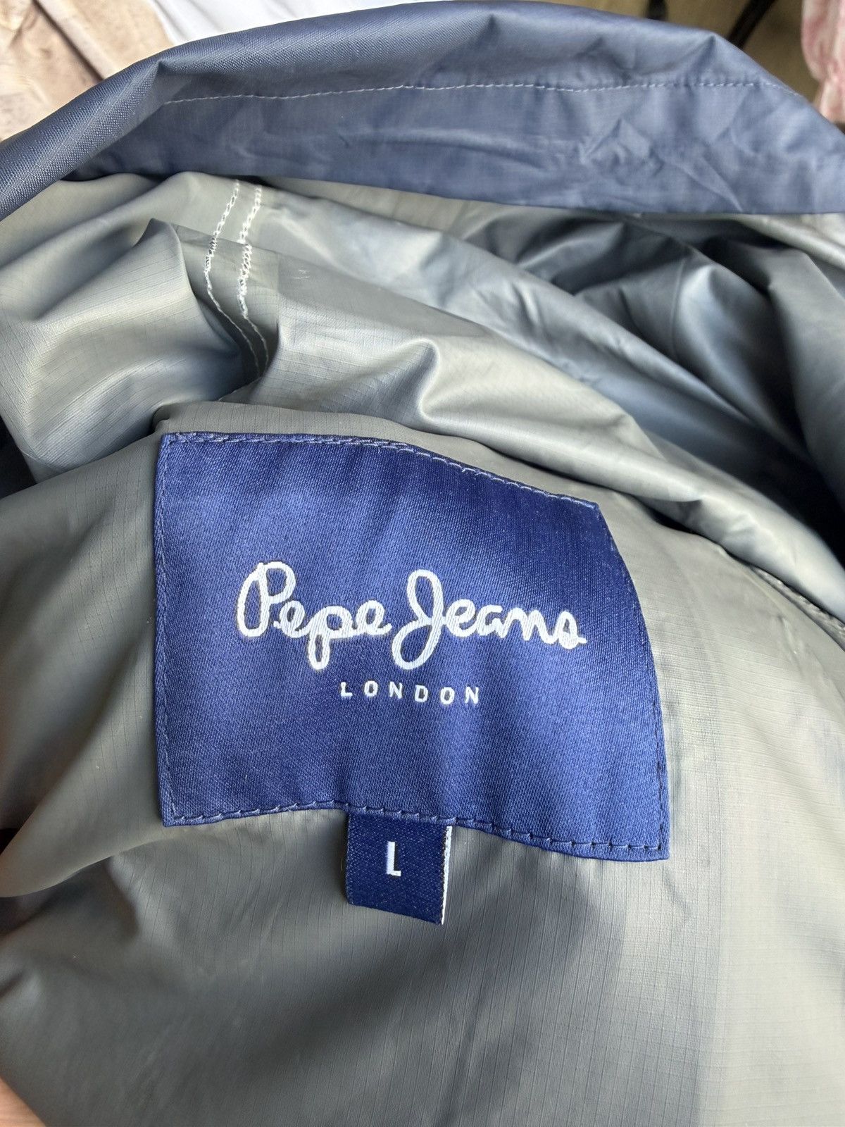 Pepe Jeans PEPE JEANS OTL RAIN JACKET MEN Red Bull Racing Infiniti F 1 Size US L / EU 52-54 / 3 - 12 Thumbnail