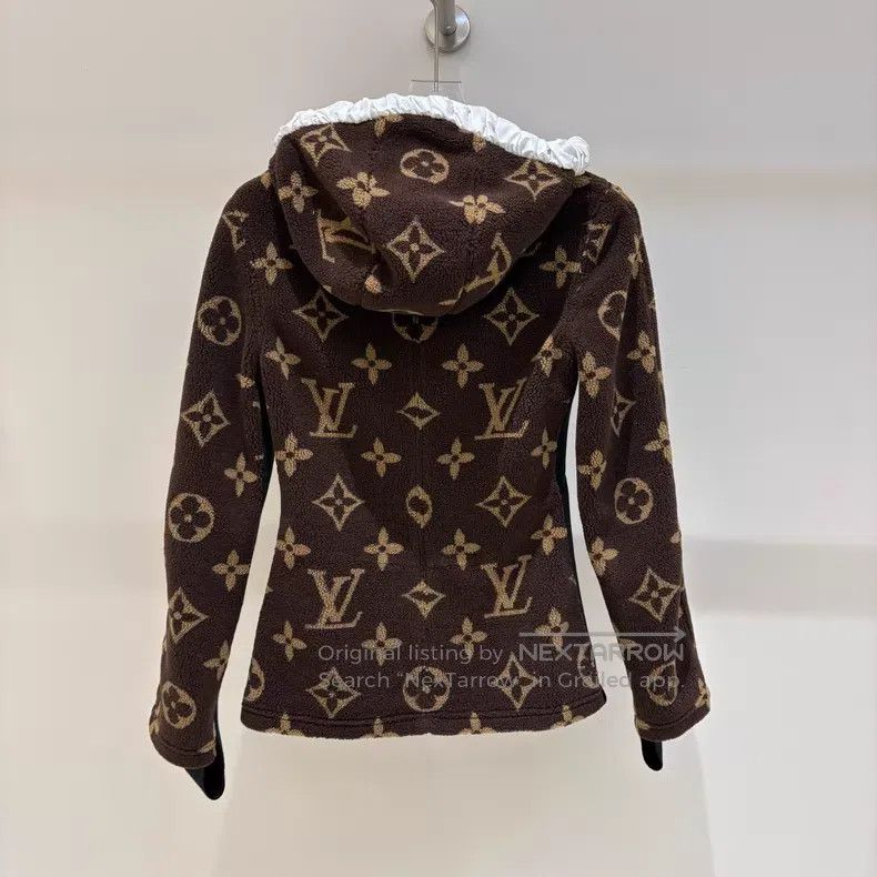 Louis Vuitton Louis Vuitton Brown full logo polar fleece hooded jacket Size XS / US 0-2 / IT 36-38 - 2 Thumbnail