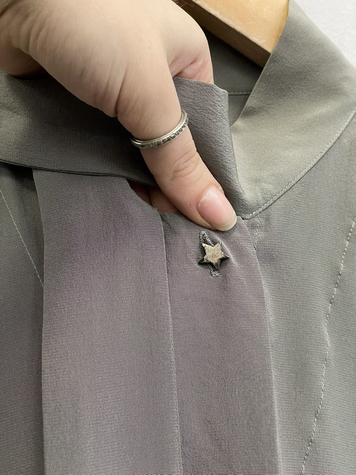 Golden Goose Golden Goose green silk tie-neck shirt minimalist Italy Size M / US 6-8 / IT 42-44 - 7 Thumbnail