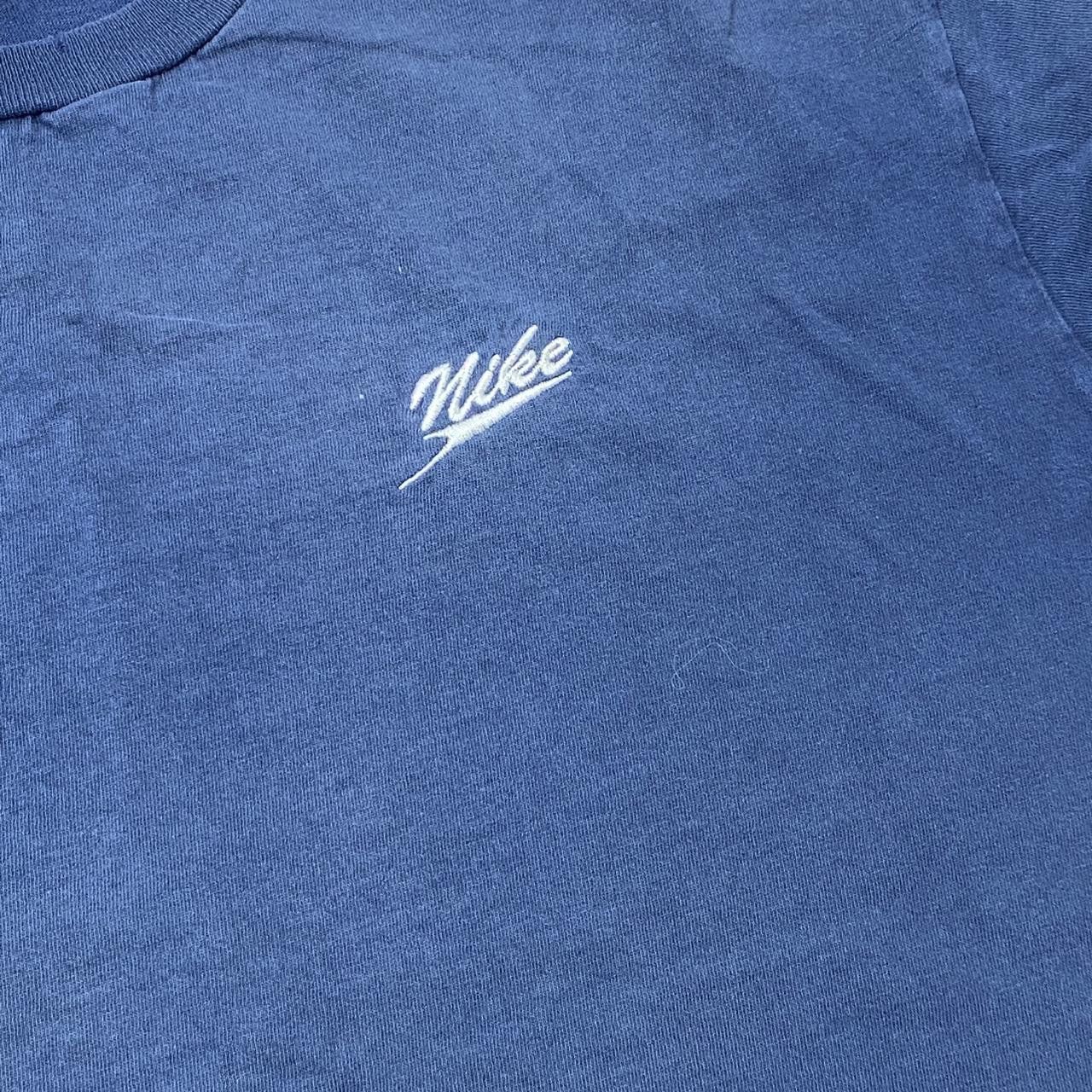 Nike Vintage Nike Faded Navy Blue Embroidered Tee Size Large Size US L / EU 52-54 / 3 - 3 Thumbnail