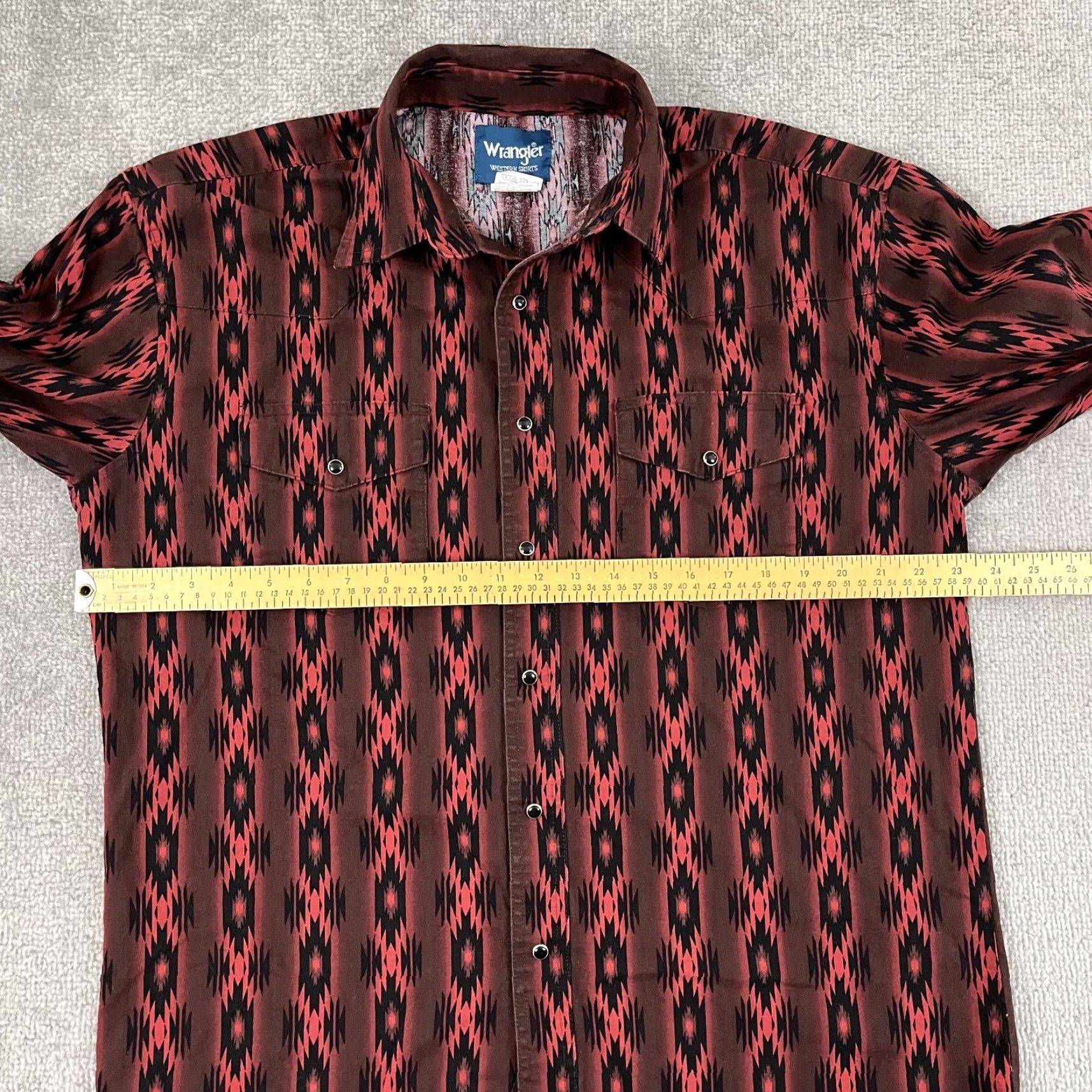 Wrangler VINTAGE Wrangler Western Shirt Mens Large Red Southwestern Geometric Pearl Snap Rockabilly Shirt Mens L Red Geometric Western Rockabilly Mens L Red Size US L / EU 52-54 / 3 - 4 Thumbnail