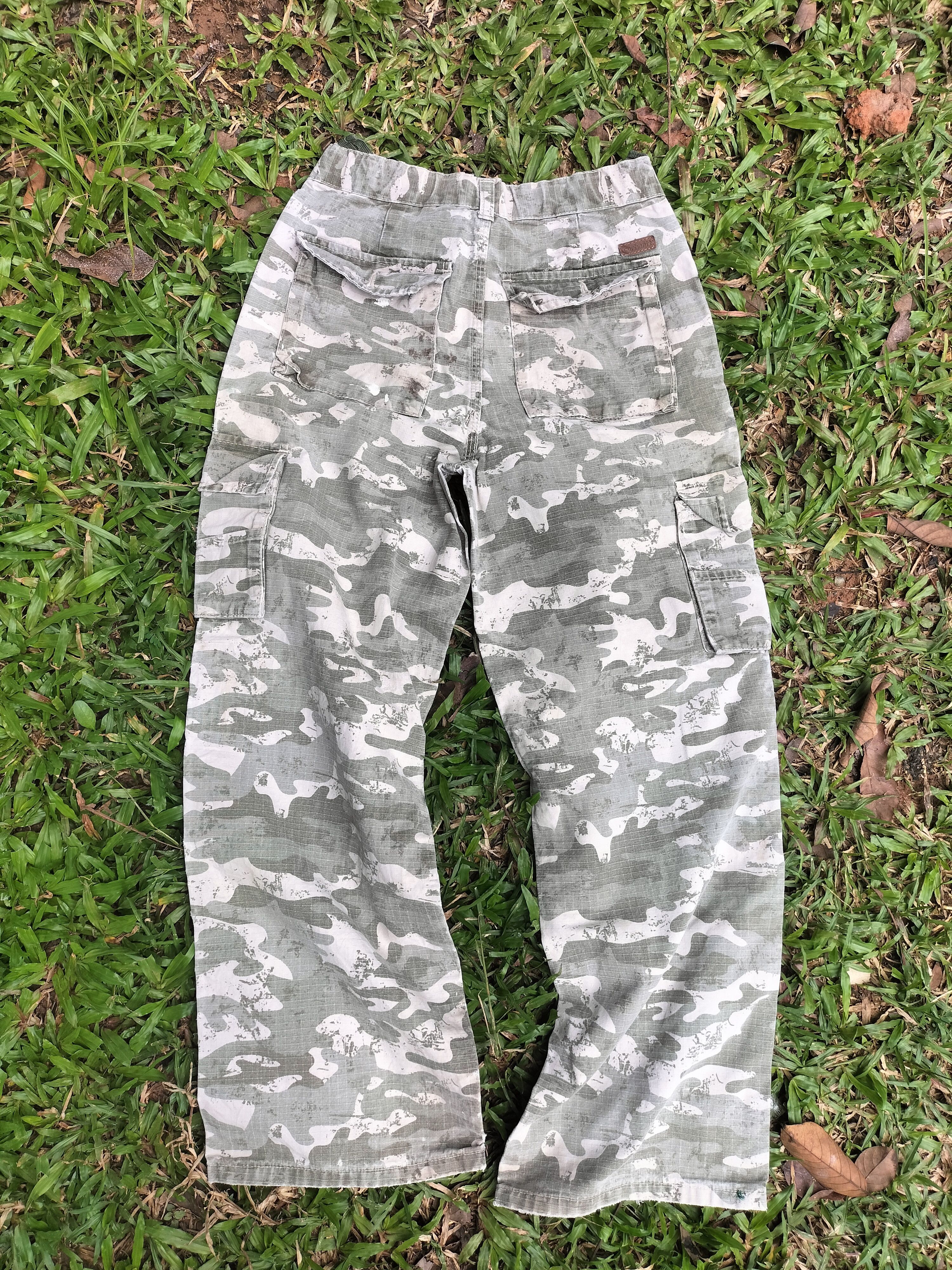 Carhartt × Vintage Vintage Carhartt Cargo Workwear Camouflage Us Airforce Size 26" / US 2 / IT 38 - 2 Thumbnail