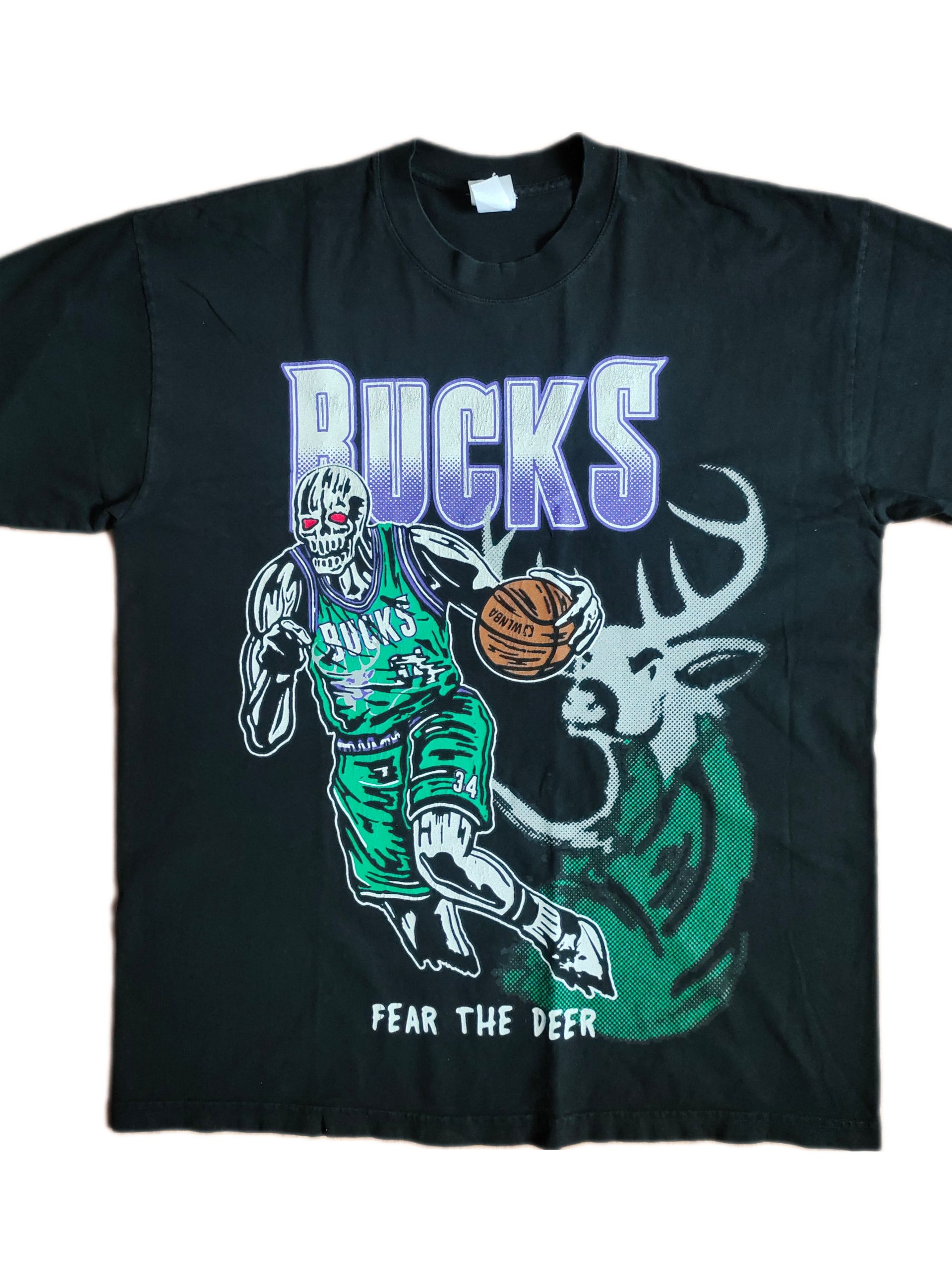 Vintage Vintage Milwaukee Bucks Skeleton 2000s t-shirt Size US L / EU 52-54 / 3 - 3 Thumbnail
