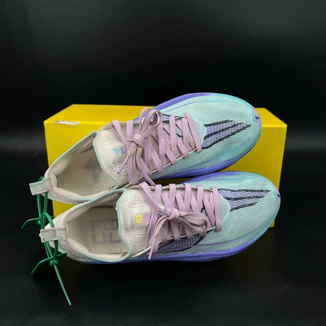 Li-Ning LI-NING Feidie 4 Blue Purple White Like New 37.5 Size US 5.5 / IT 35.5 - 7 Thumbnail