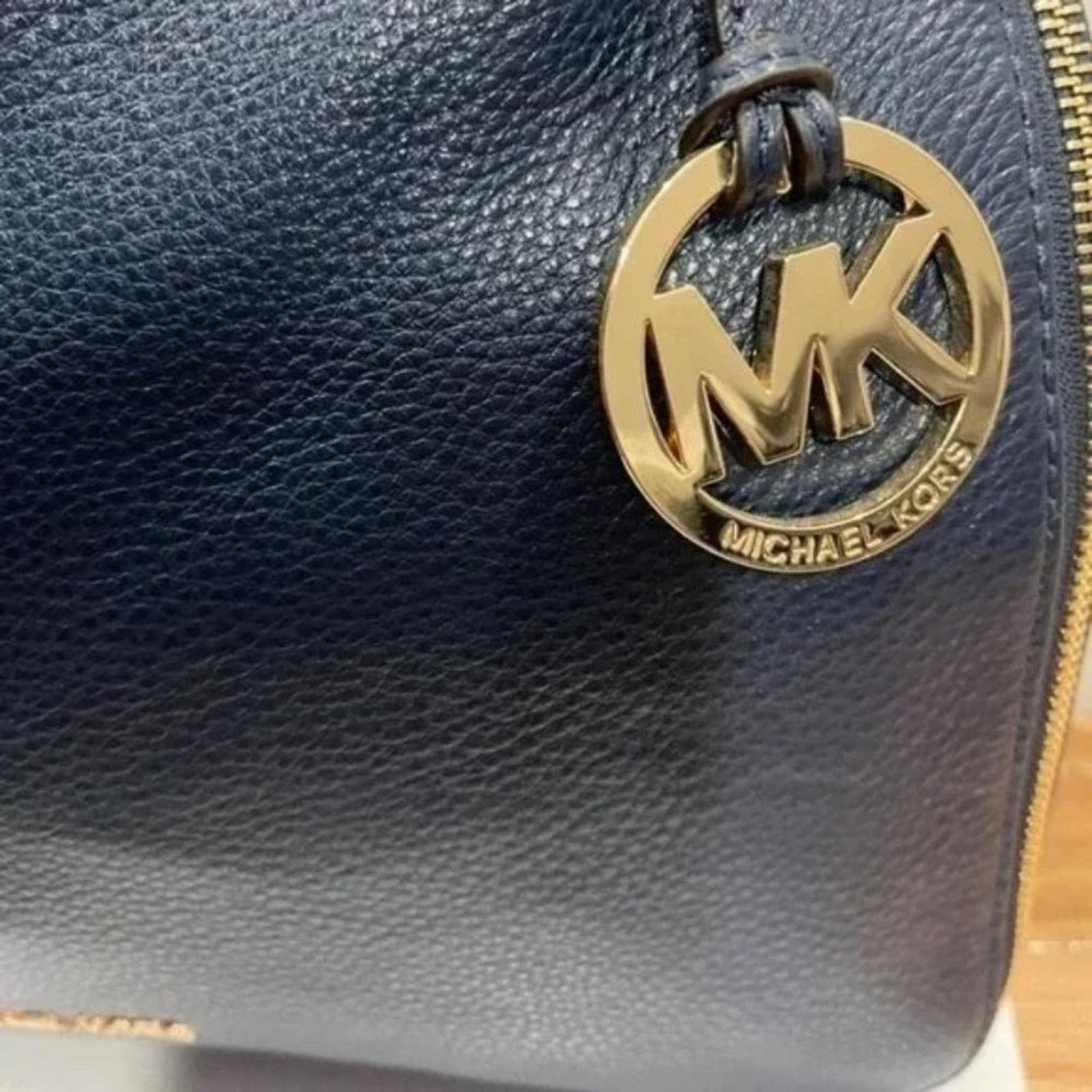 Michael Kors MICHAEL KORS Heidi Medium Convertible Hobo Shoulder Bag Size ONE SIZE - 6 Thumbnail