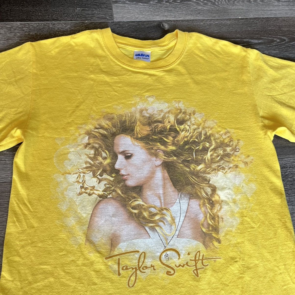 Band Tees Vintage 2008 Taylor Swift Fearless World Tour Band Tee Shirt Size US S / EU 44-46 / 1 - 3 Thumbnail