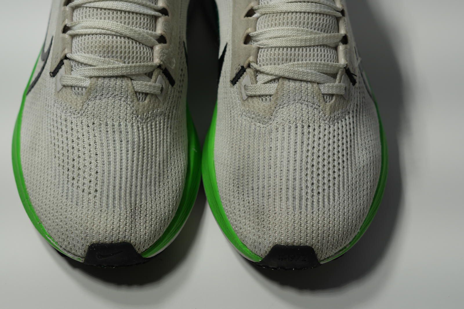 Nike Nike Sneaker Men's 7 White Air Zoom Pegasus 40 Size US 7 / EU 40 - 2 Thumbnail