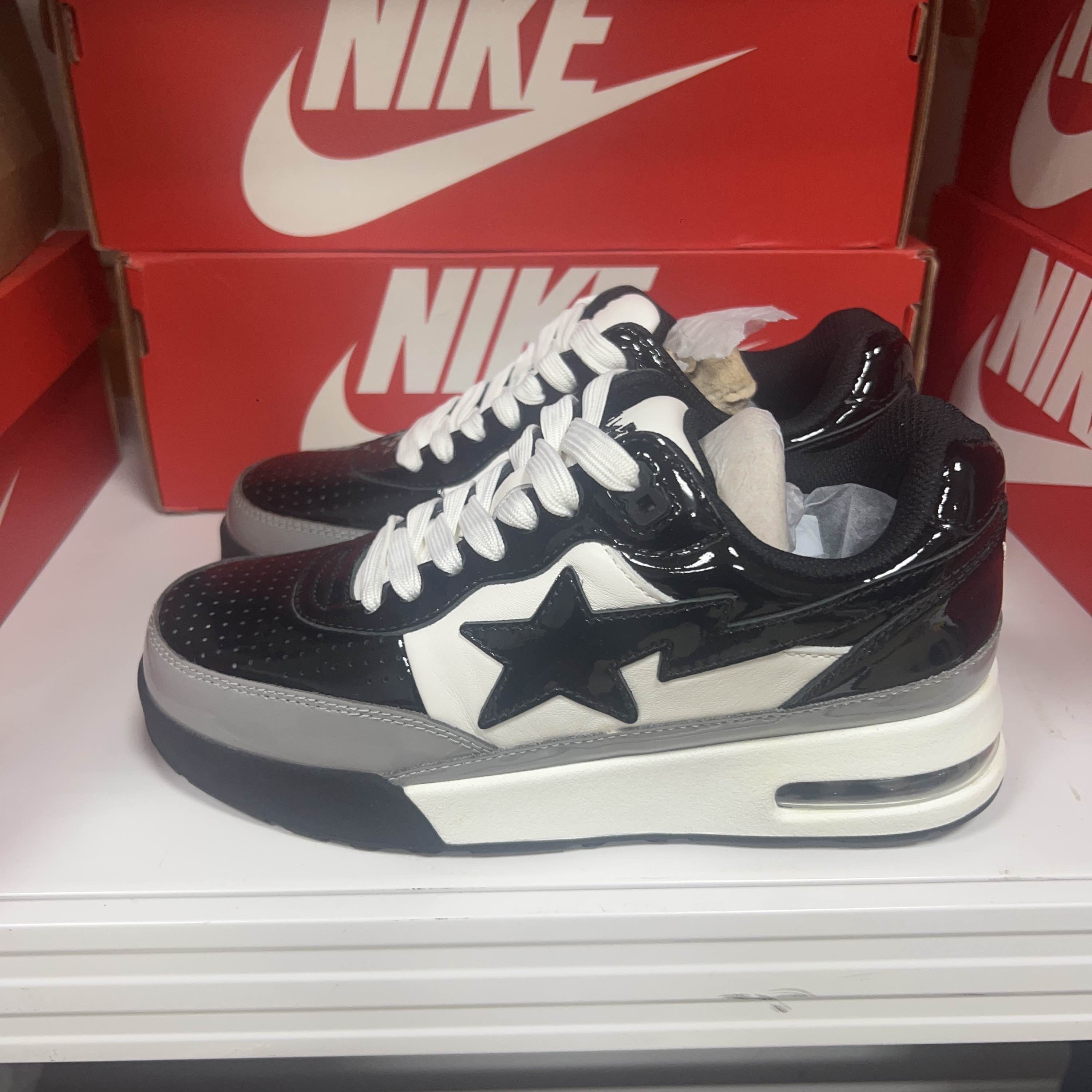 Bape A Bathing Ape Road Low-Top Sneakers Size 37.5 Size US 7.5 / IT 37.5 - 1 Thumbnail
