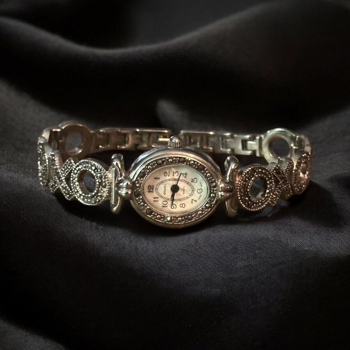 Other × Vintage Vintage Gruen marcasite hugs and kisses watch Size ONE SIZE - 1 Thumbnail