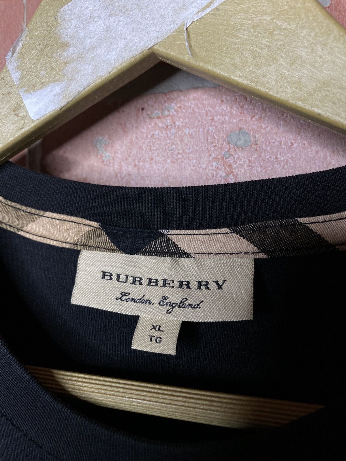 Burberry Burberry Logo Black T-Shirt Men’s Preowned Size Medium Size US M / EU 48-50 / 2 - 4 Thumbnail