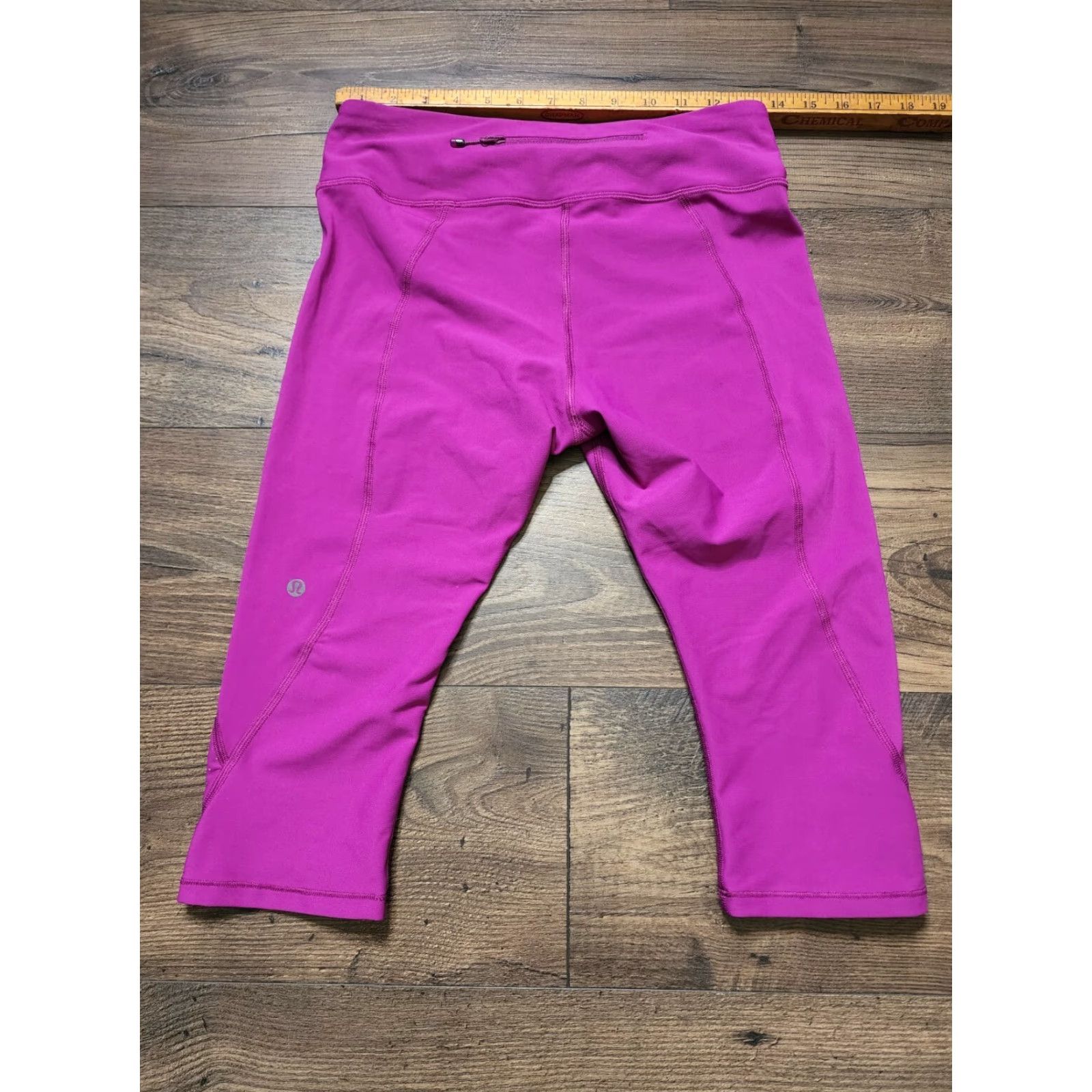 Lululemon Lululemon Purple Cropped Leggings Reflective Dots Zip Pocket Size 8 Womens Yoga Gym Running CROP Size 27" / US 4 / IT 40 - 2 Thumbnail