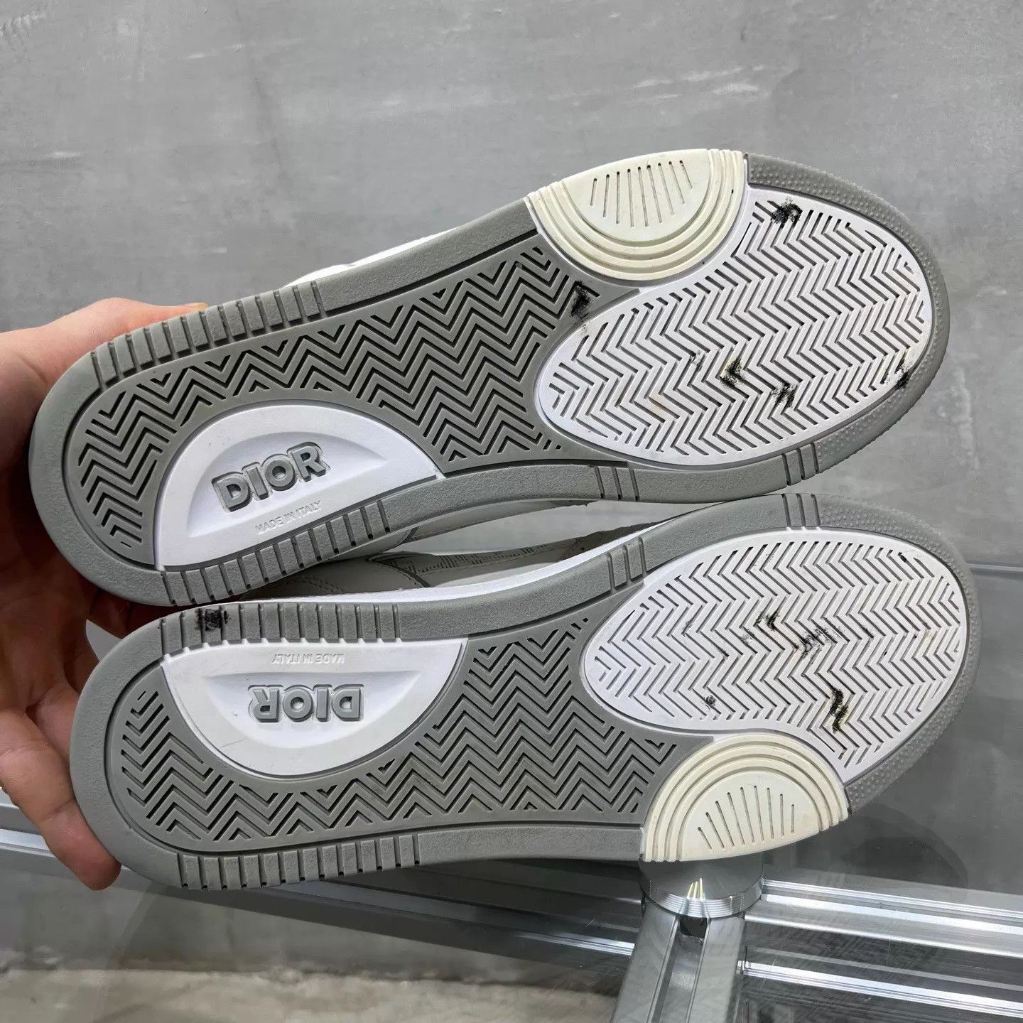 Dior Dior White Oblique Sneakers 42 YH25999 Size US 9 / EU 42 - 7 Thumbnail