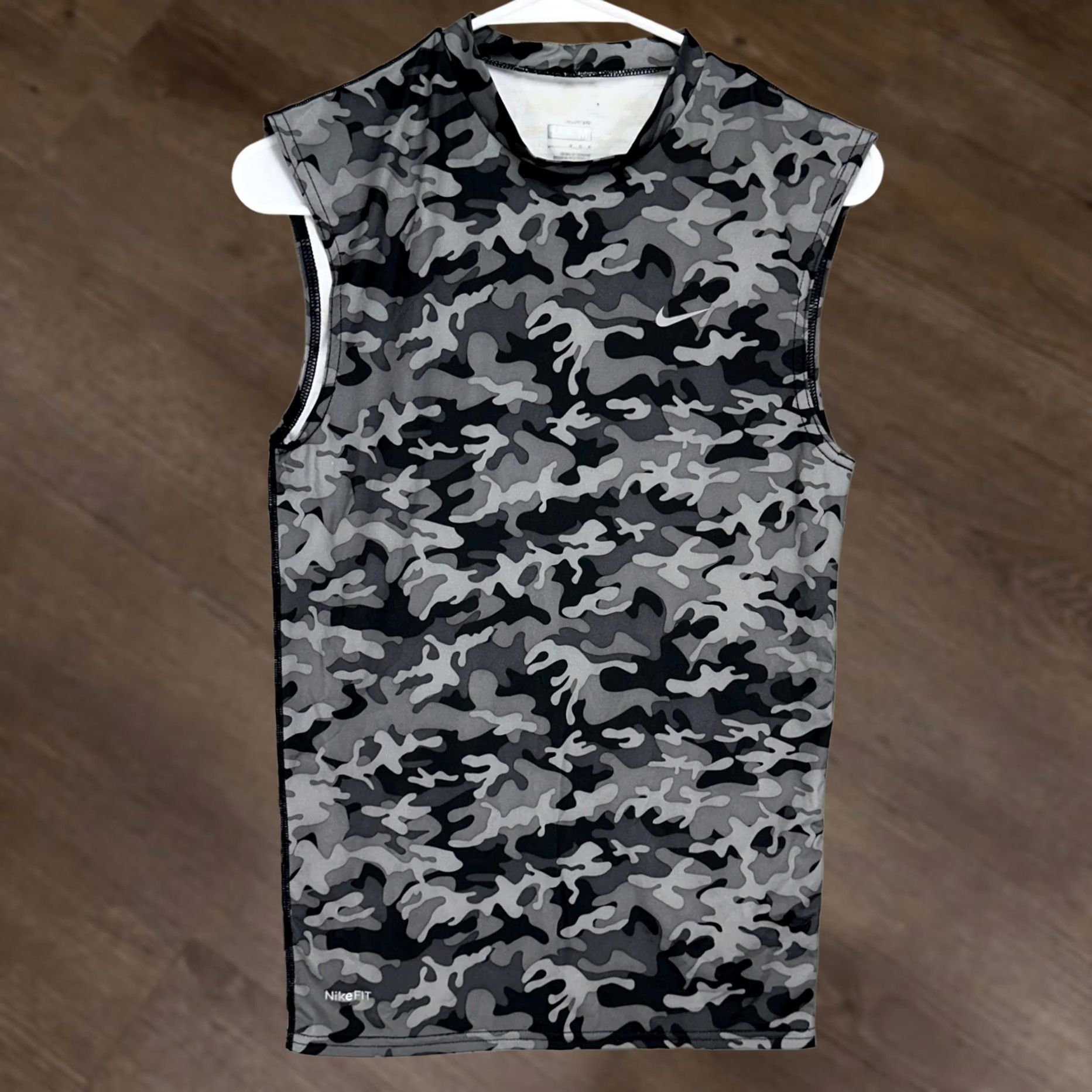 Nike Nike Fit-Dry Women Compression Tank Top Shirt Medium Gray Black Camo Stretch Size M / US 6-8 / IT 42-44 - 1 Thumbnail