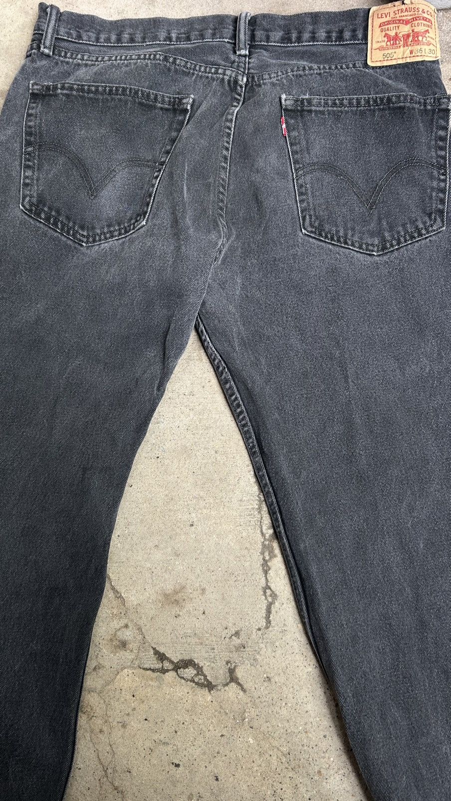 Levi's 505 straight Levi’s with distressed wear on heam Size US 34 / EU 50 - 1 Thumbnail