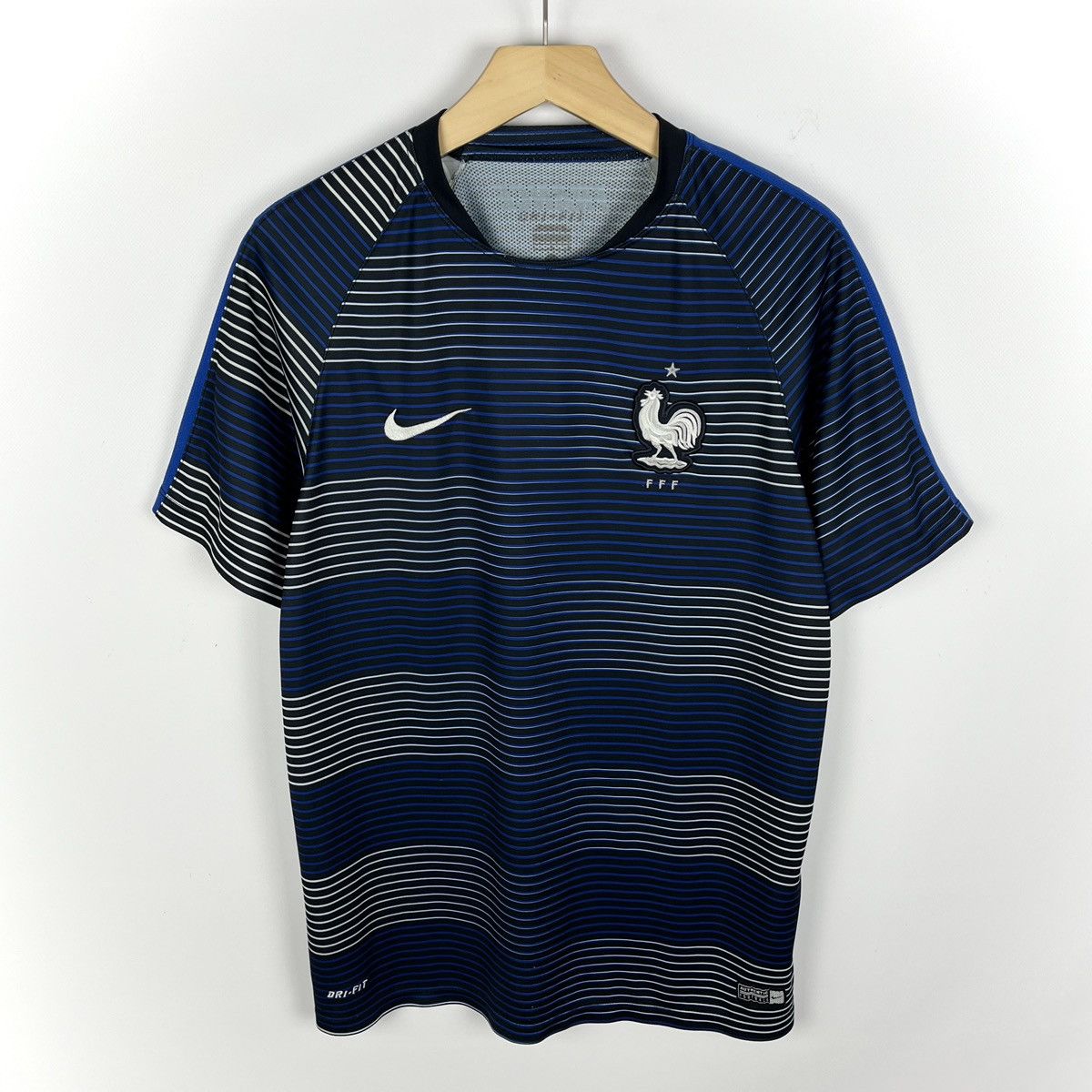 Nike Nike France FFF Soccer Jersey Shirt 2016/2017 Size US M / EU 48-50 / 2 - 1 Thumbnail