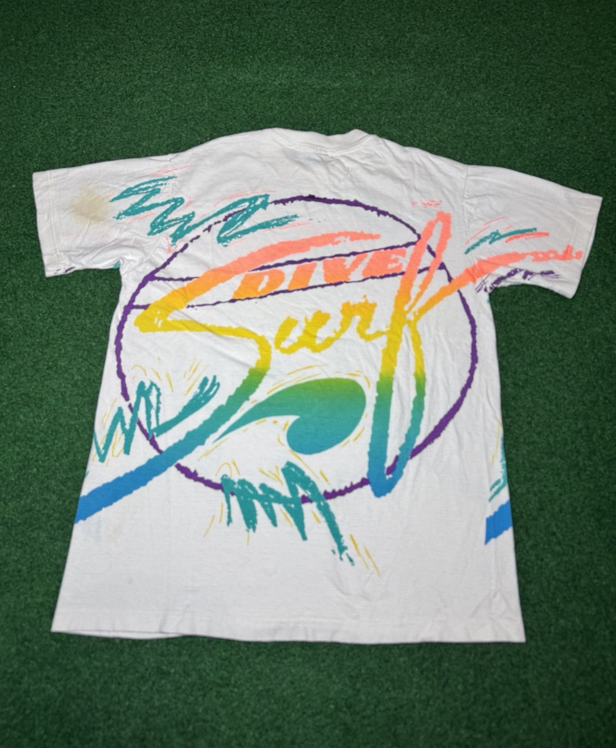 Vintage Surf Dive Aop Vintage 90s M/L 20x27 Beach Surfer T Shirt Size US L / EU 52-54 / 3 - 3 Thumbnail