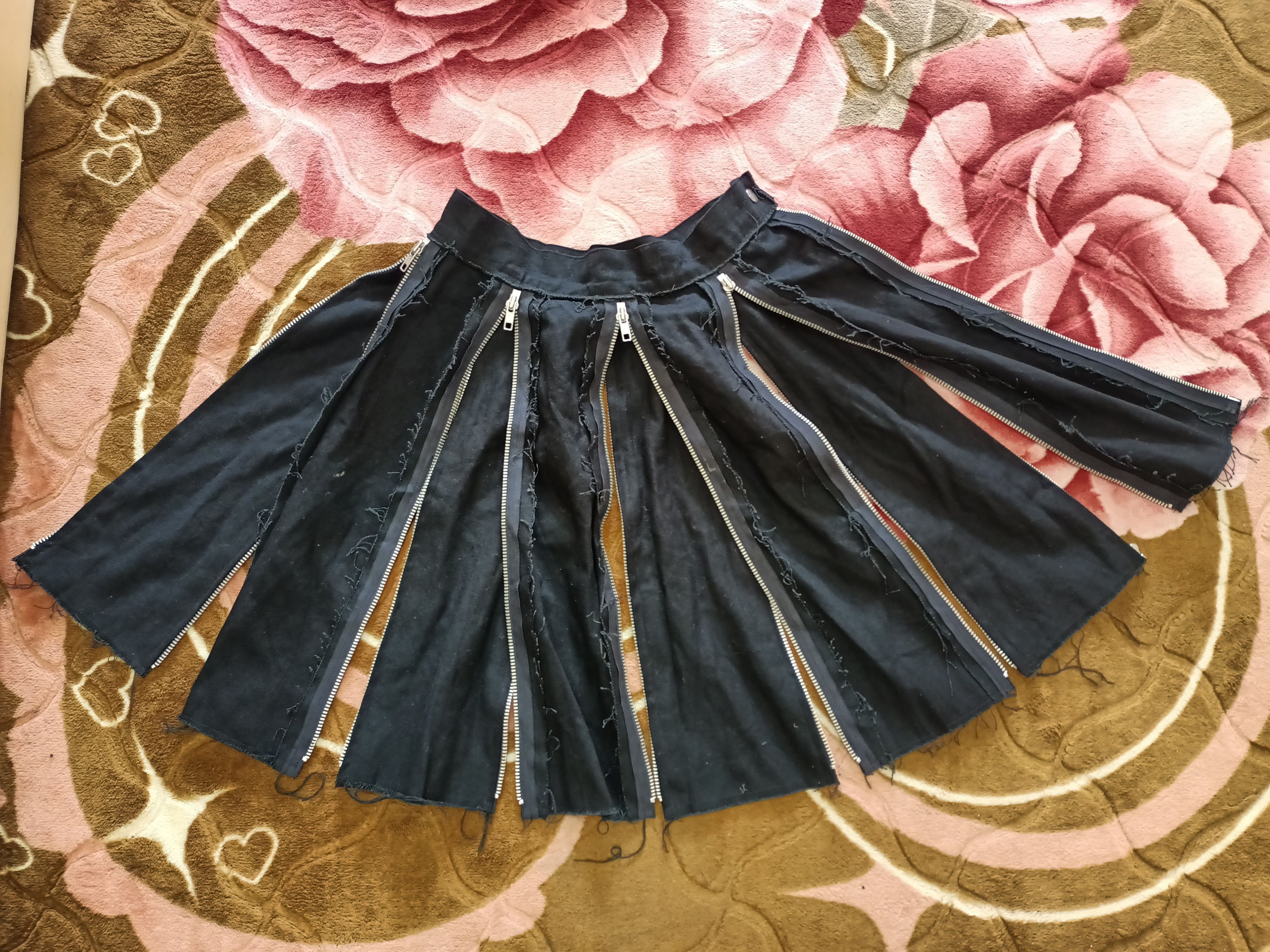 Japanese Brand Rare Sexy Dynamite Queen zipper punk black skirt Size 27" / US 4 / IT 40 - 2 Thumbnail