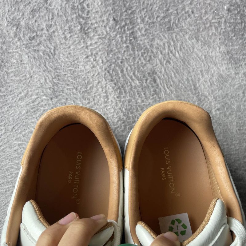 Louis Vuitton Louis Vuitton White Casual Sneakers for Men -2508 Size US 9.5 / IT 39.5 - 9 Thumbnail