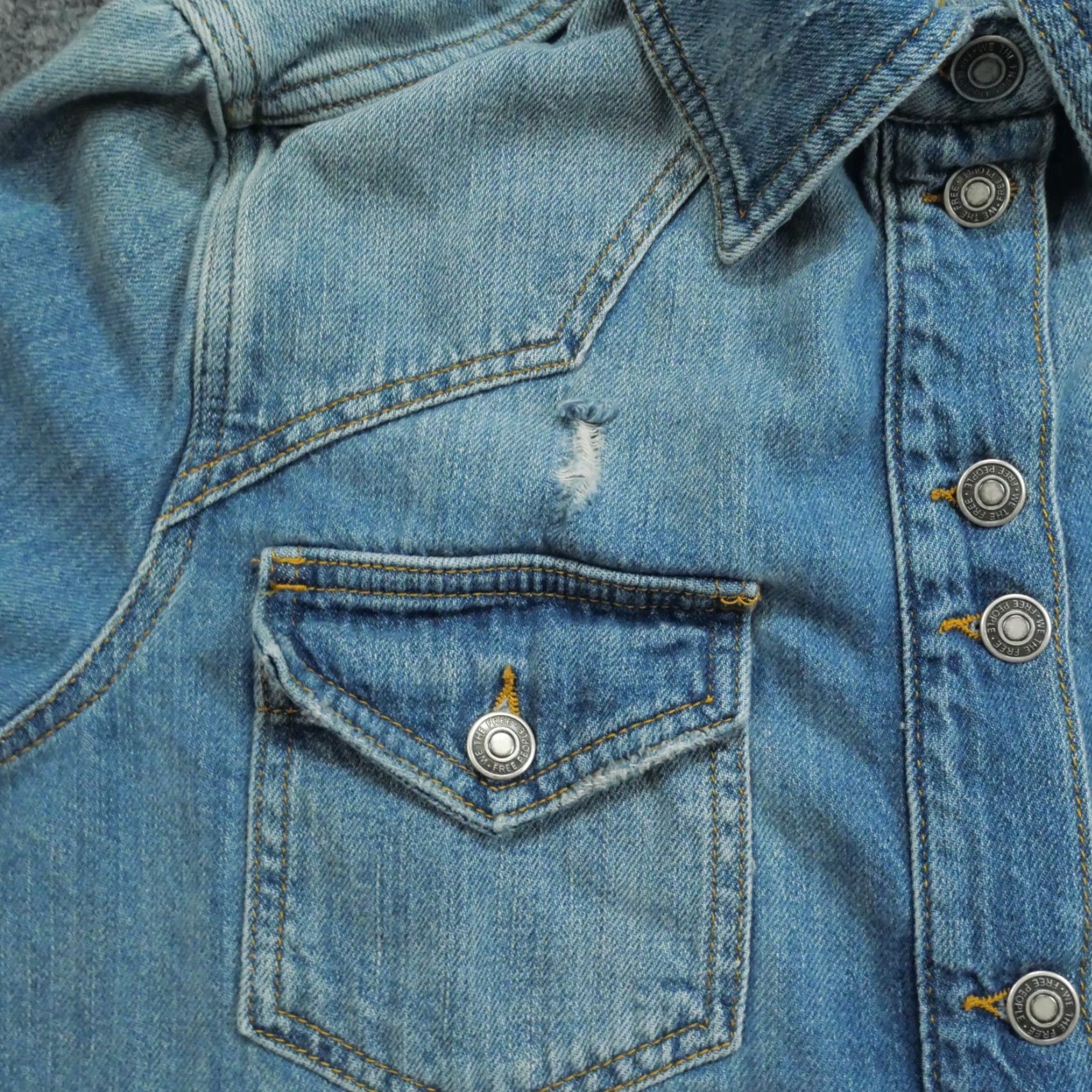 Free People VINTAGE Free People Jacket Womens Small Blue Denim Grunge Oversized Distressed Biker Casual Blue Jeans 90s Womens Size 28" / US 6 / IT 42 - 6 Thumbnail