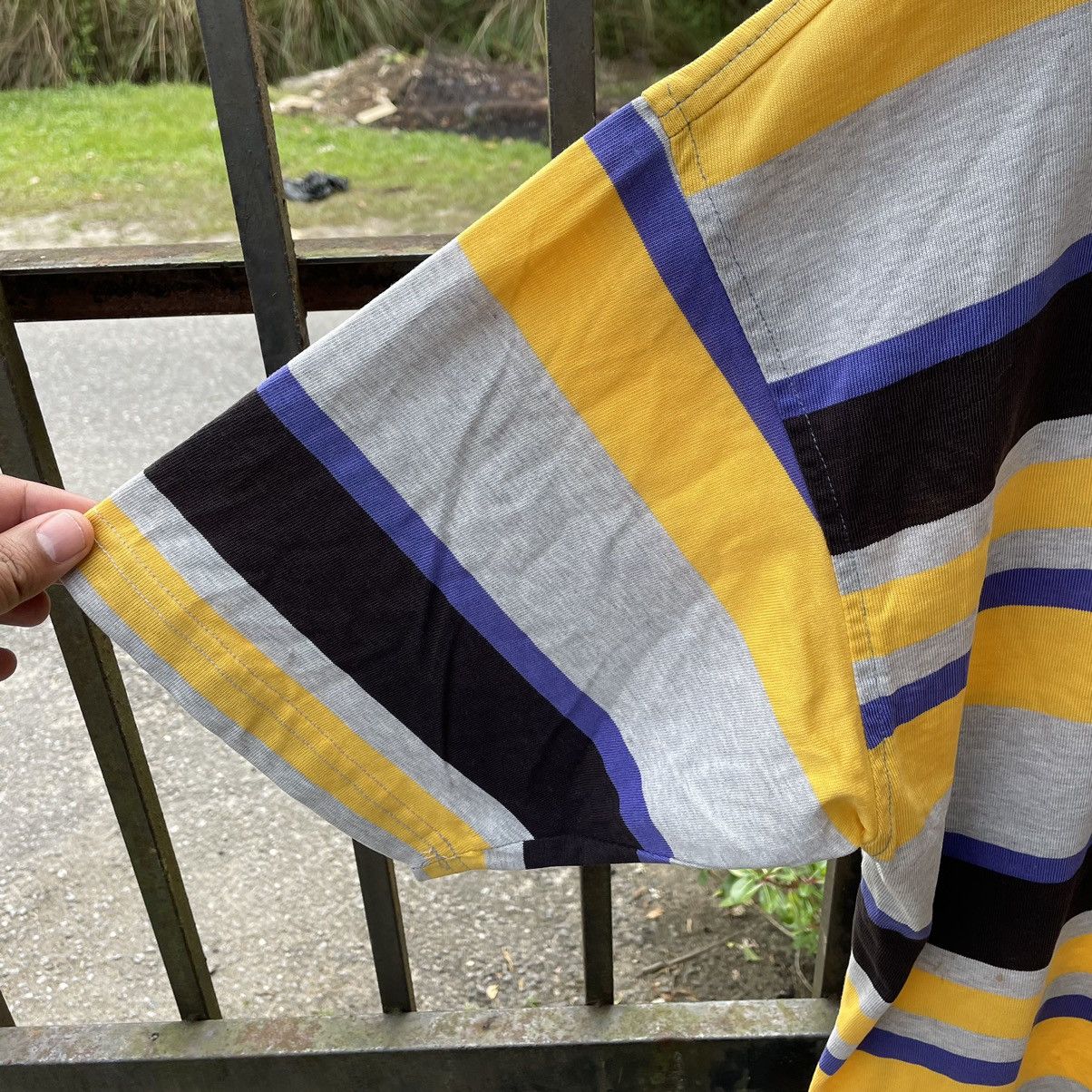 Gotcha × Vintage 🔥Vintage 90s Gotcha Multicolour Stripes Surf Skate Tee Size US XL / EU 56 / 4 - 5 Thumbnail