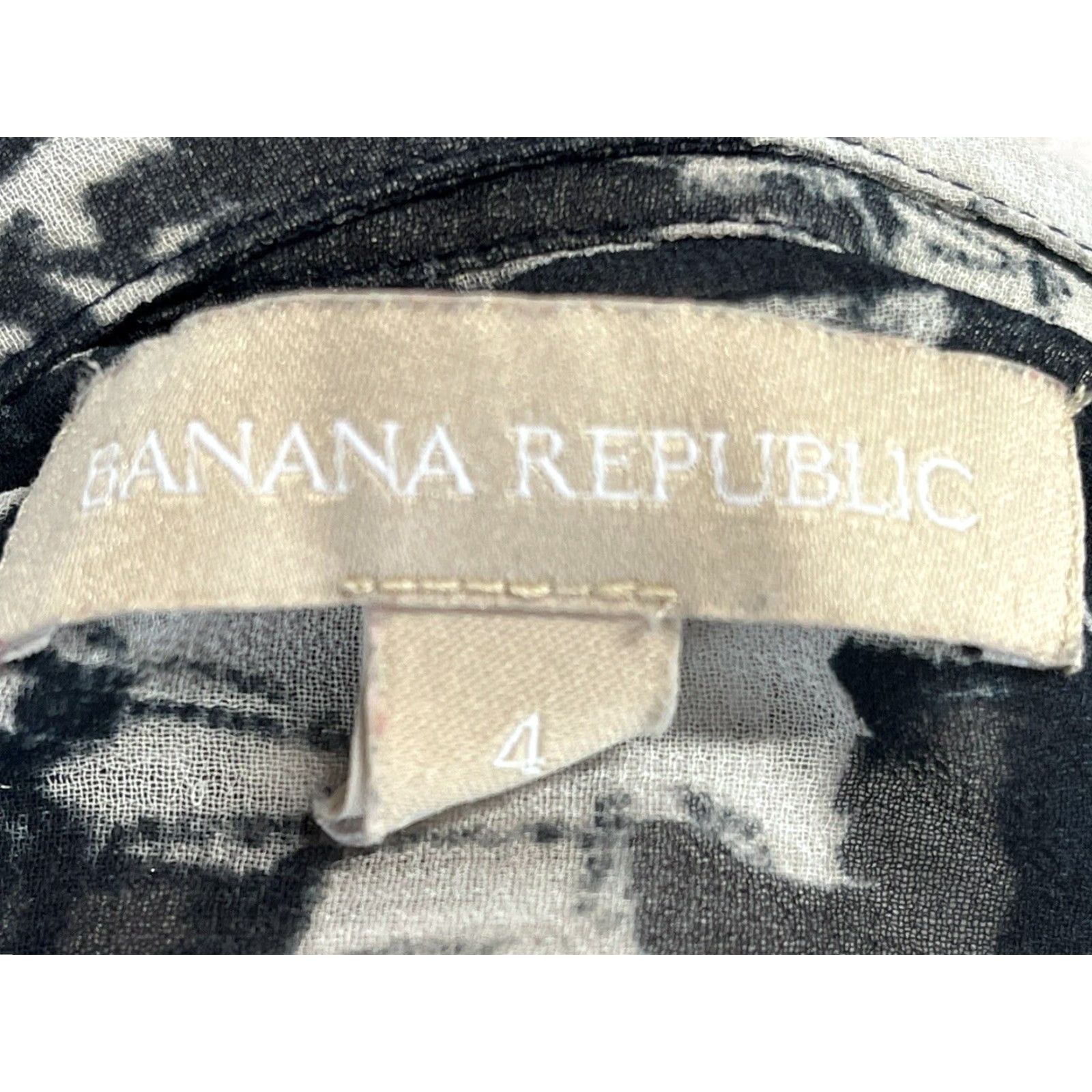 Banana Republic VINTAGE? Wait the item is Banana Republic, not vintage. So: Banana Republic Blouse Shirt Womens Size 4 Long Sleeve Sheer Black White Career Office Size S / US 4 / IT 40 - 6 Thumbnail