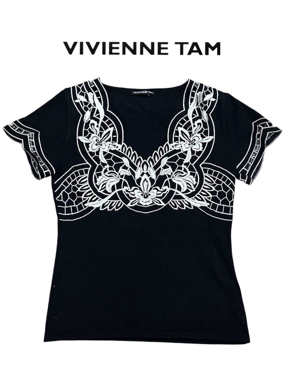 Vivienne Tam Vivienne Tam Black Silver Beaded Top ‘Cheongsam Style’ Size S / US 4 / IT 40 - 1 Thumbnail