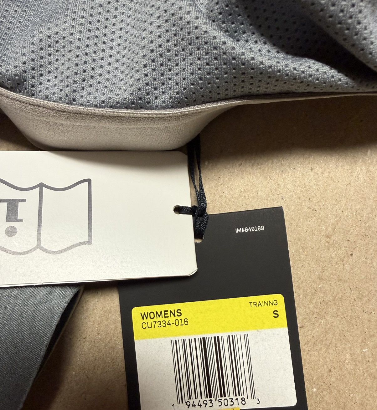 Nike Nike Women’s Gray Sports Bra Padded Training sz Small NEW! Size ONE SIZE - 4 Thumbnail
