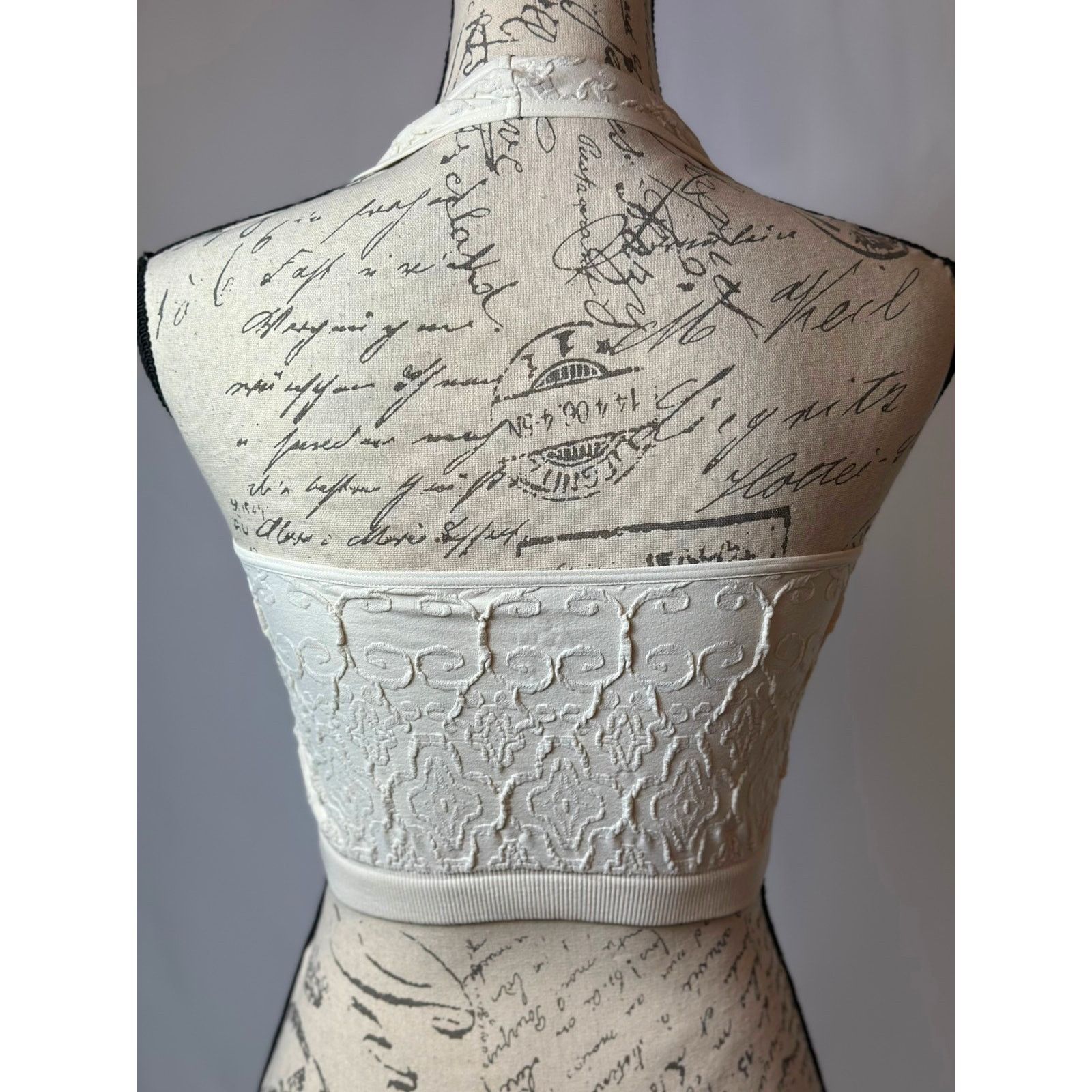 BKE BKE Seamless Textured Halter Bralette Top M/L Size M / US 6-8 / IT 42-44 - 10 Thumbnail