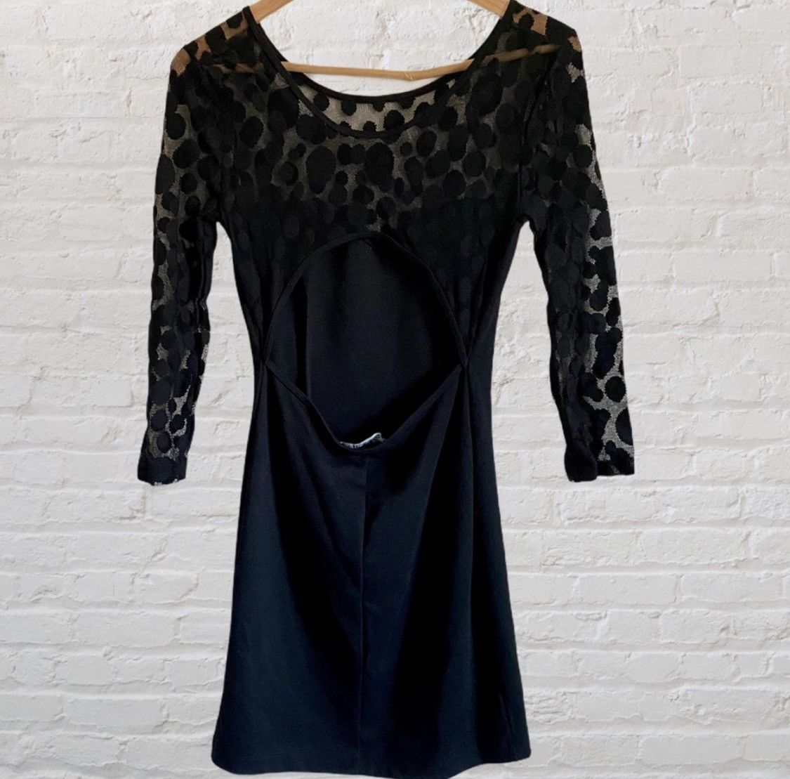 Forever 21 FOREVER 21 SHEER POLK A DOT CUTOUT COCKTAIL DRESS Size S / US 4 / IT 40 - 8 Thumbnail
