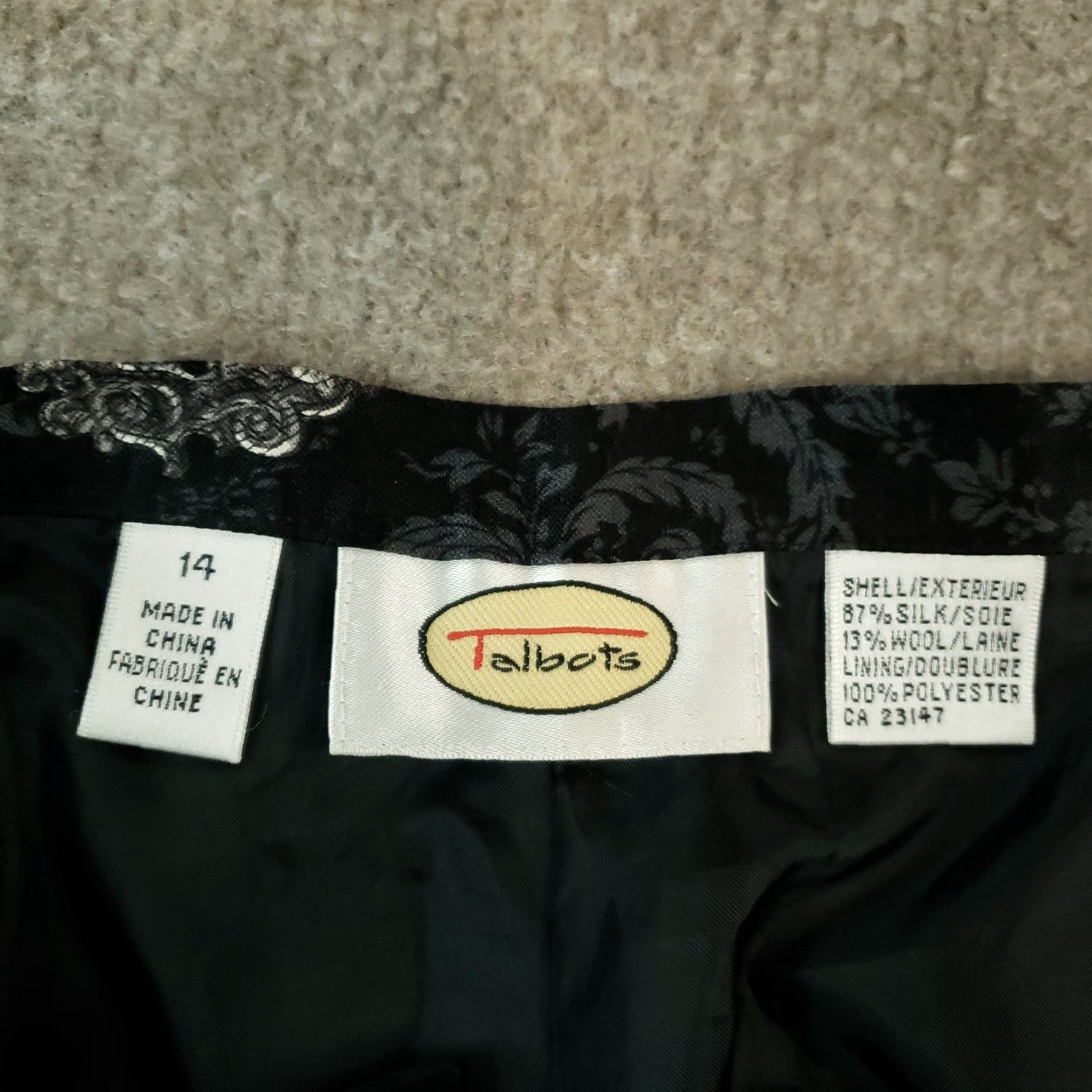 Talbots Talbots Pants Women Sz 14 Black Silk Wool Straight Leg Side Zip Casual Lock Keys Size 36" / US 14 / IT 50 - 6 Thumbnail
