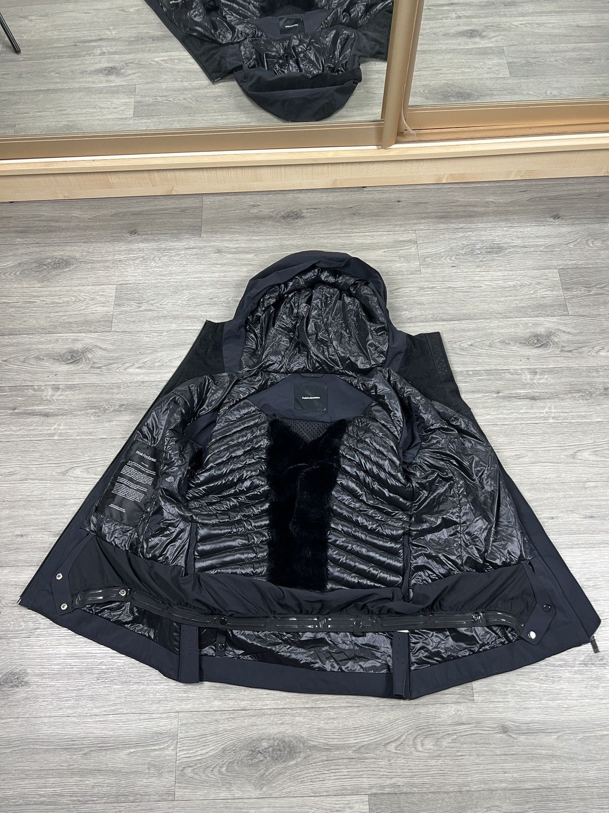 Peak Performance BUNDA PEAK PERFORMANCE W.VELCOREJ ACTIVE SKI JACKET BLACK Size M / US 6-8 / IT 42-44 - 11 Thumbnail
