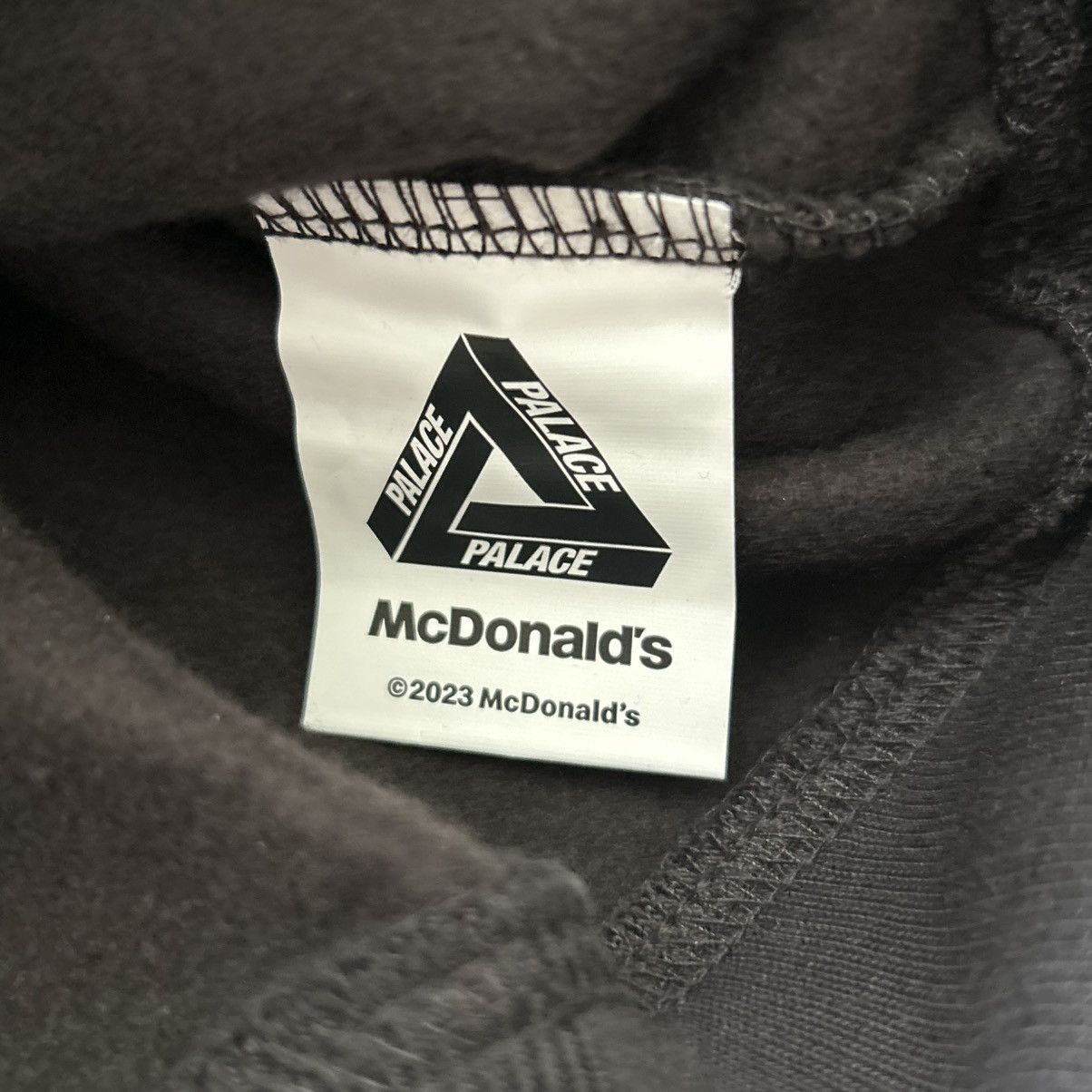 Palace 2023 Palace x McDonalds Logo hoodie sz L Size US L / EU 52-54 / 3 - 7 Thumbnail