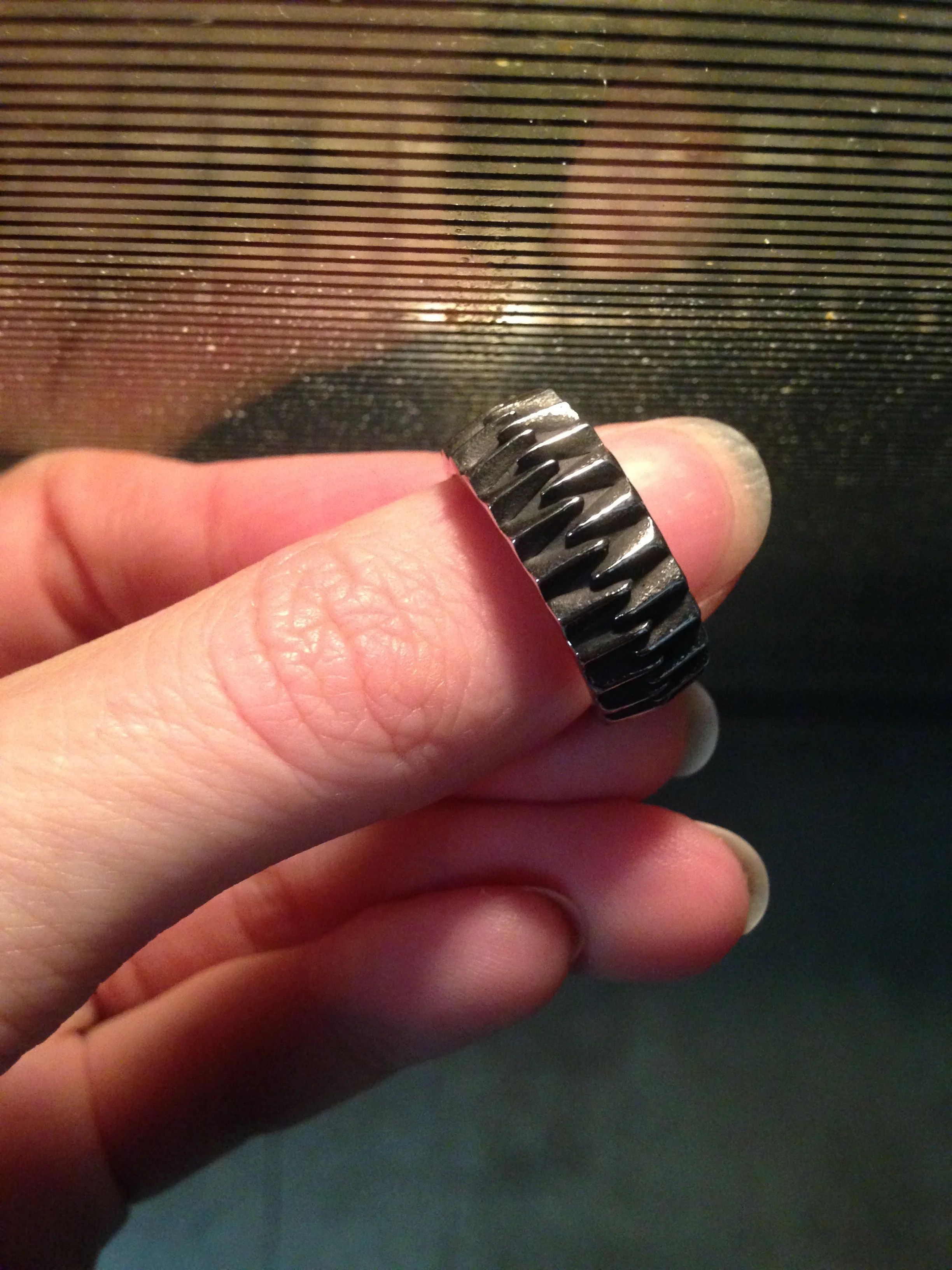 Jewelry × Vintage SIZE 10 316L Stainless Steel Retro Gear Ring Size ONE SIZE - 4 Thumbnail