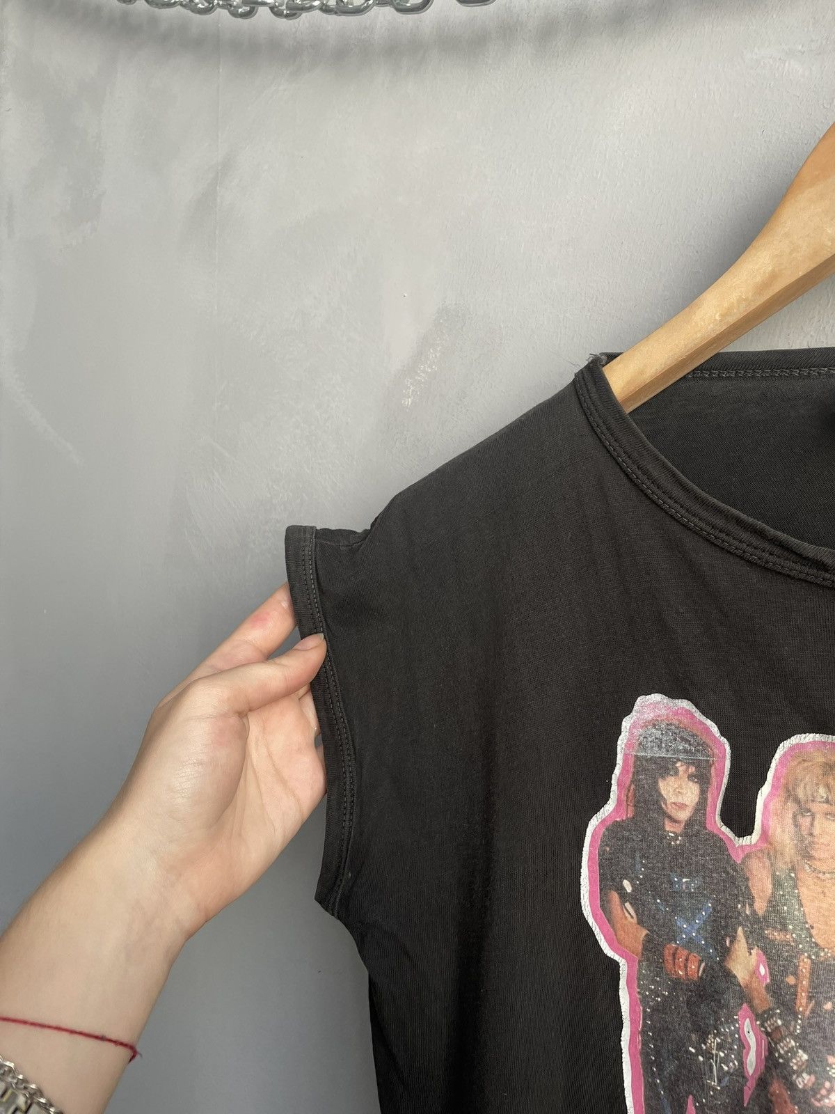 Band Tees Vtg washed cotton 90s tank top Motley Crue shirt Size US M / EU 48-50 / 2 - 5 Thumbnail
