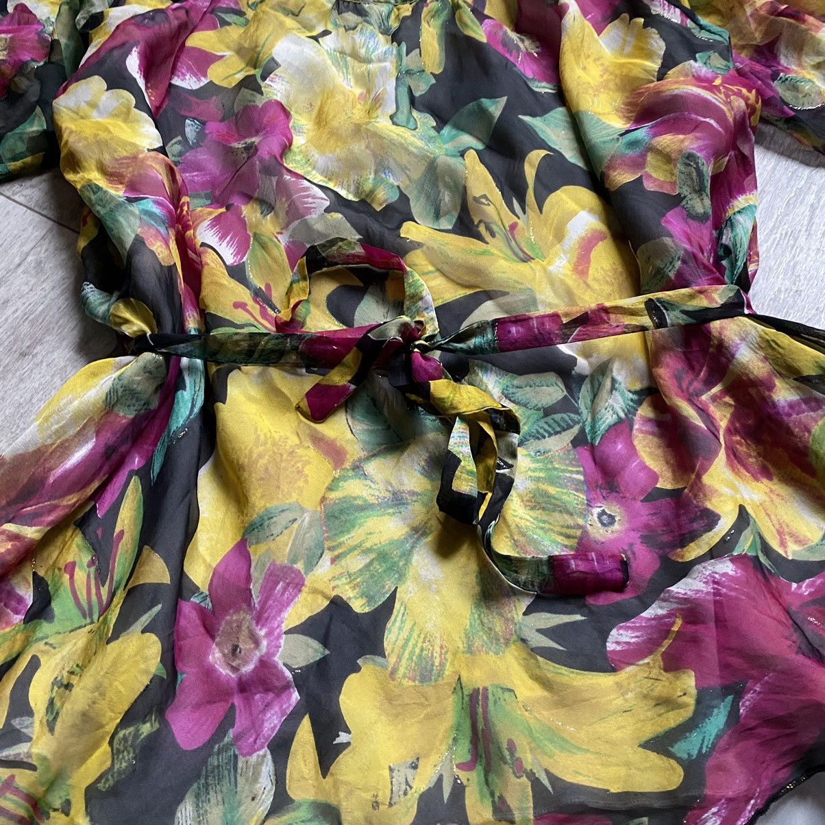 Marc Jacobs VINTAGE MARC JACOBS FLOWES SILK MESH MINI DRESS Size M / US 6-8 / IT 42-44 - 2 Thumbnail